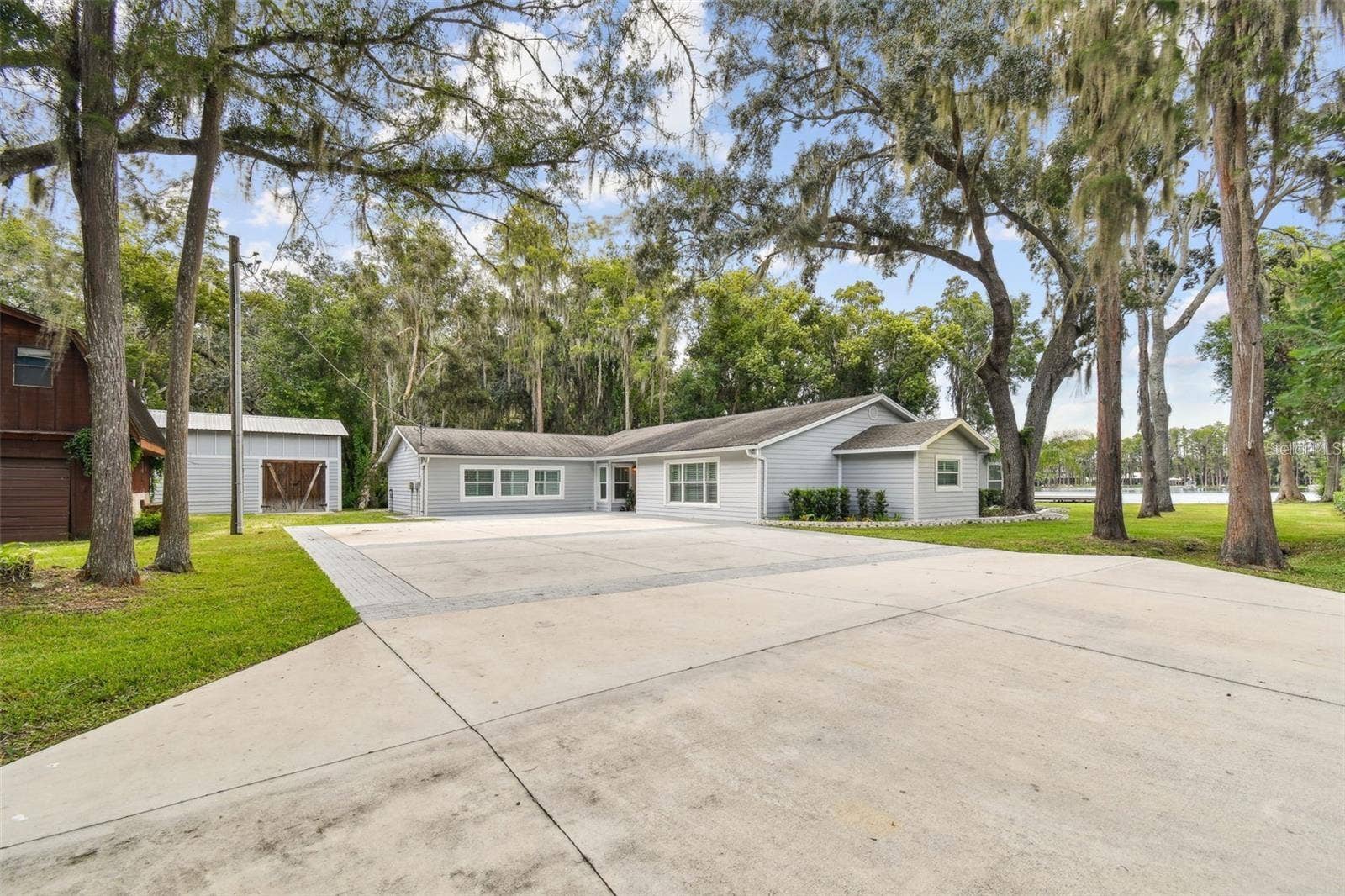 17018 DENNIS ROAD, Lutz, FL 33558 17018 DENNIS ROAD, Lutz, FL 33558