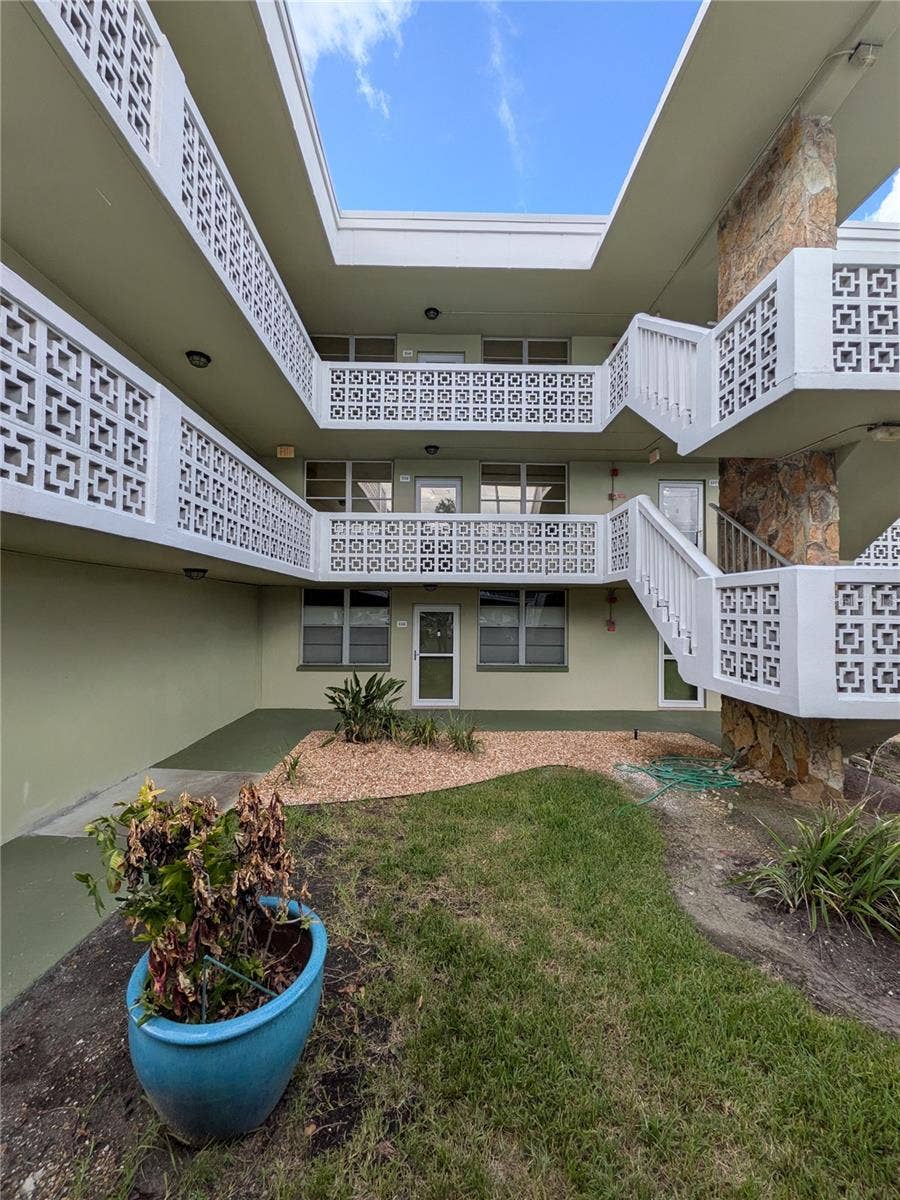 4885 1ST STREET NE, #216, St Petersburg, FL 33703 4885 1ST STREET NE, #216, St Petersburg, FL 33703
