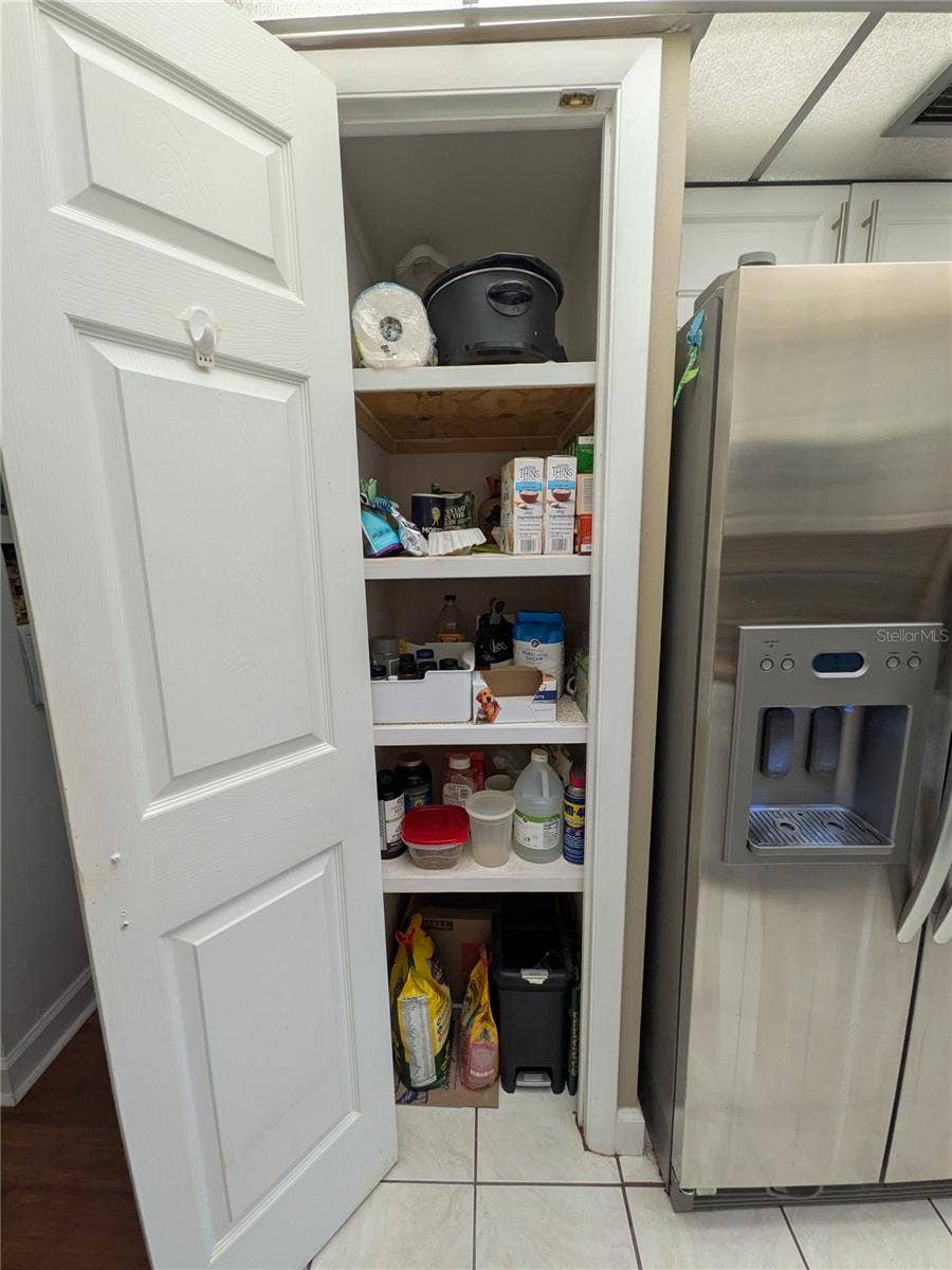 4885 1ST STREET NE, #216, St Petersburg, FL 33703 Kitchen pantry
