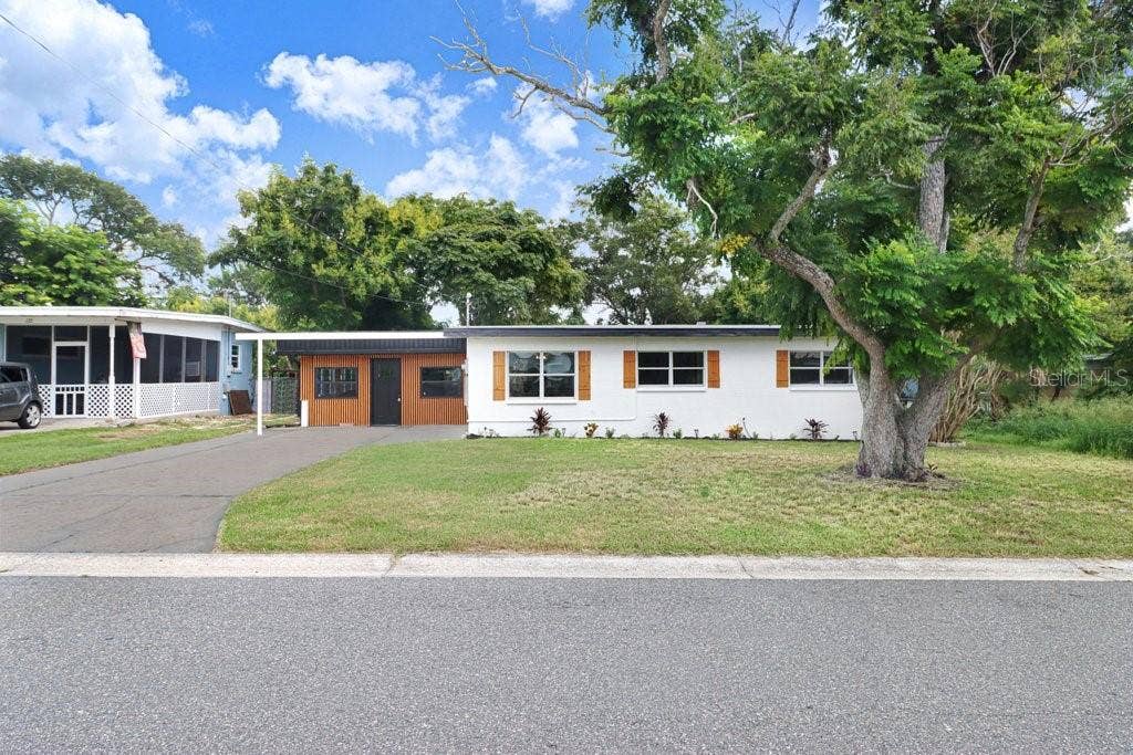 124 EDGEWATER DRIVE, Winter Haven, FL 33881 124 EDGEWATER DRIVE, Winter Haven, FL 33881