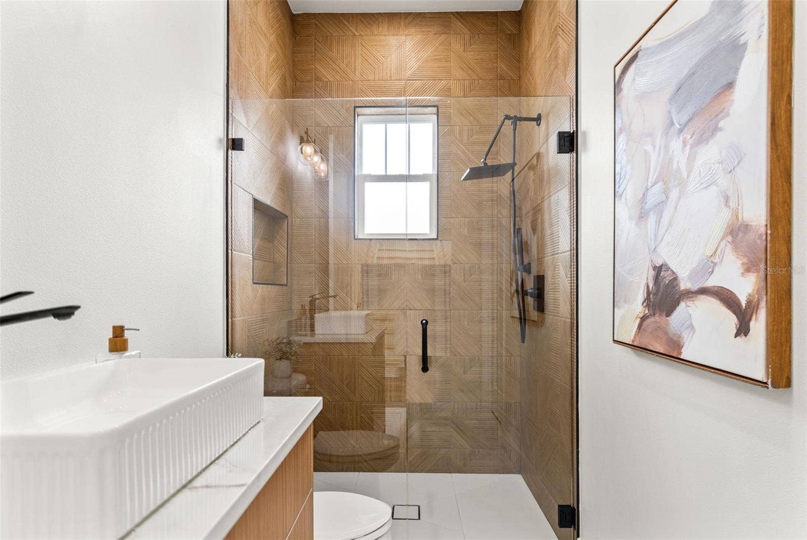 10154 HODSON PLACE, Seminole, FL 33776 downstairs bath