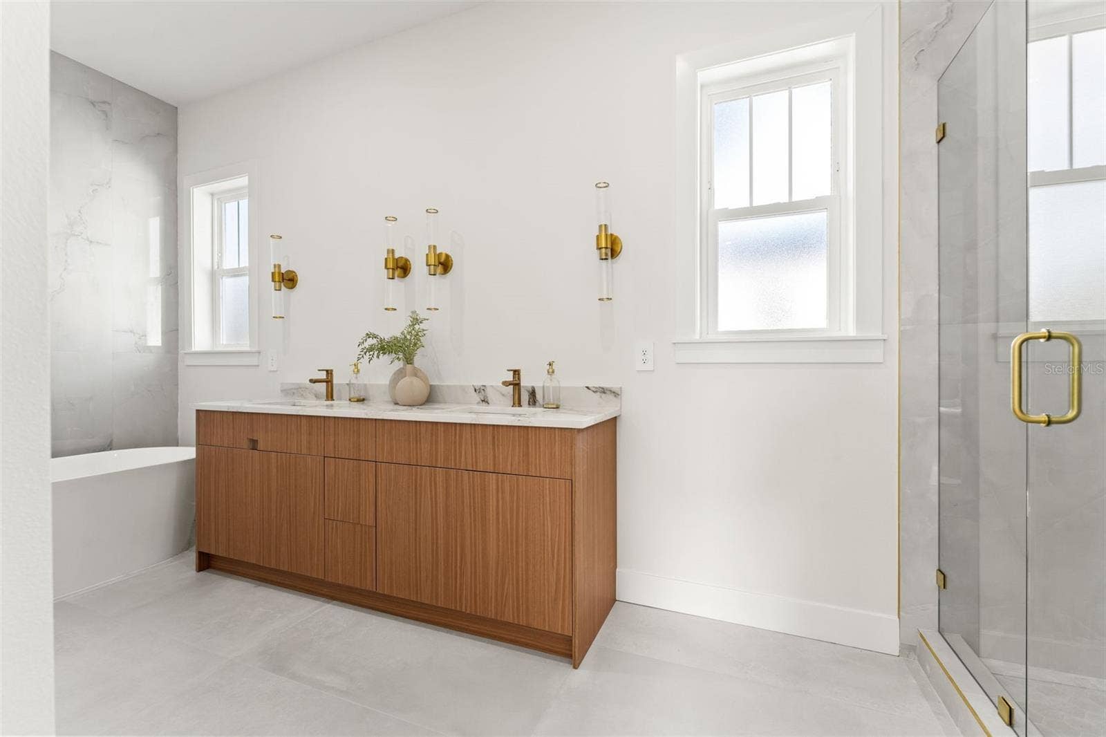 10154 HODSON PLACE, Seminole, FL 33776 double sinks