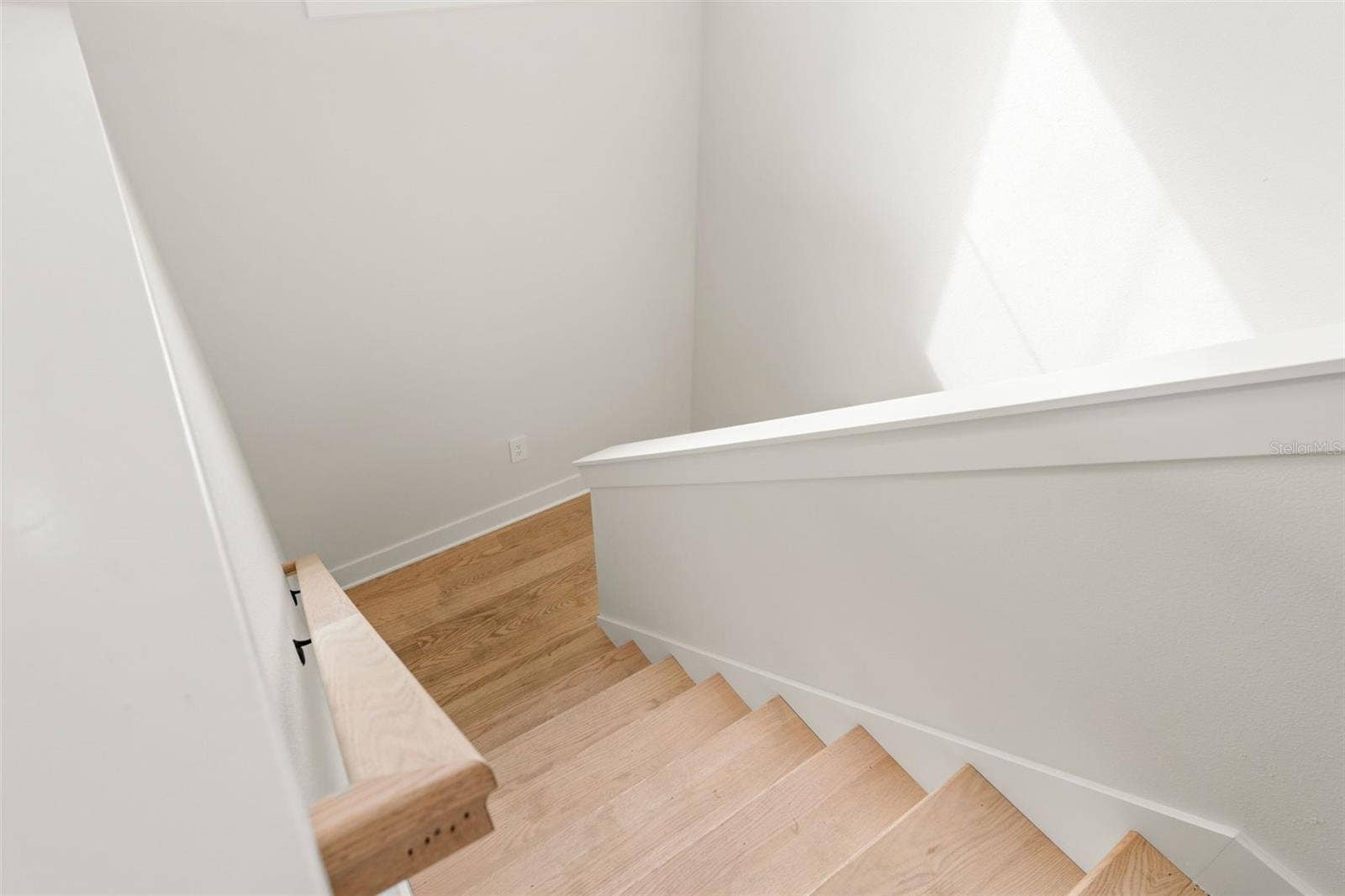 10154 HODSON PLACE, Seminole, FL 33776 stairs