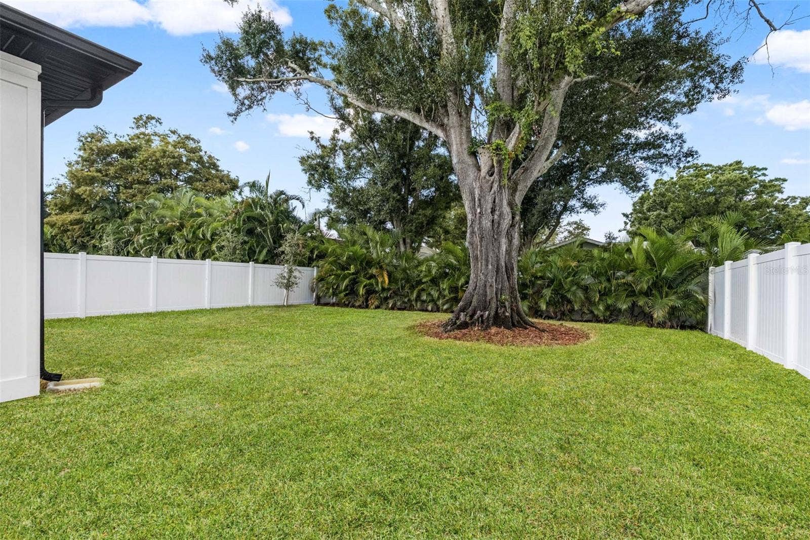 10154 HODSON PLACE, Seminole, FL 33776 extra deep lot