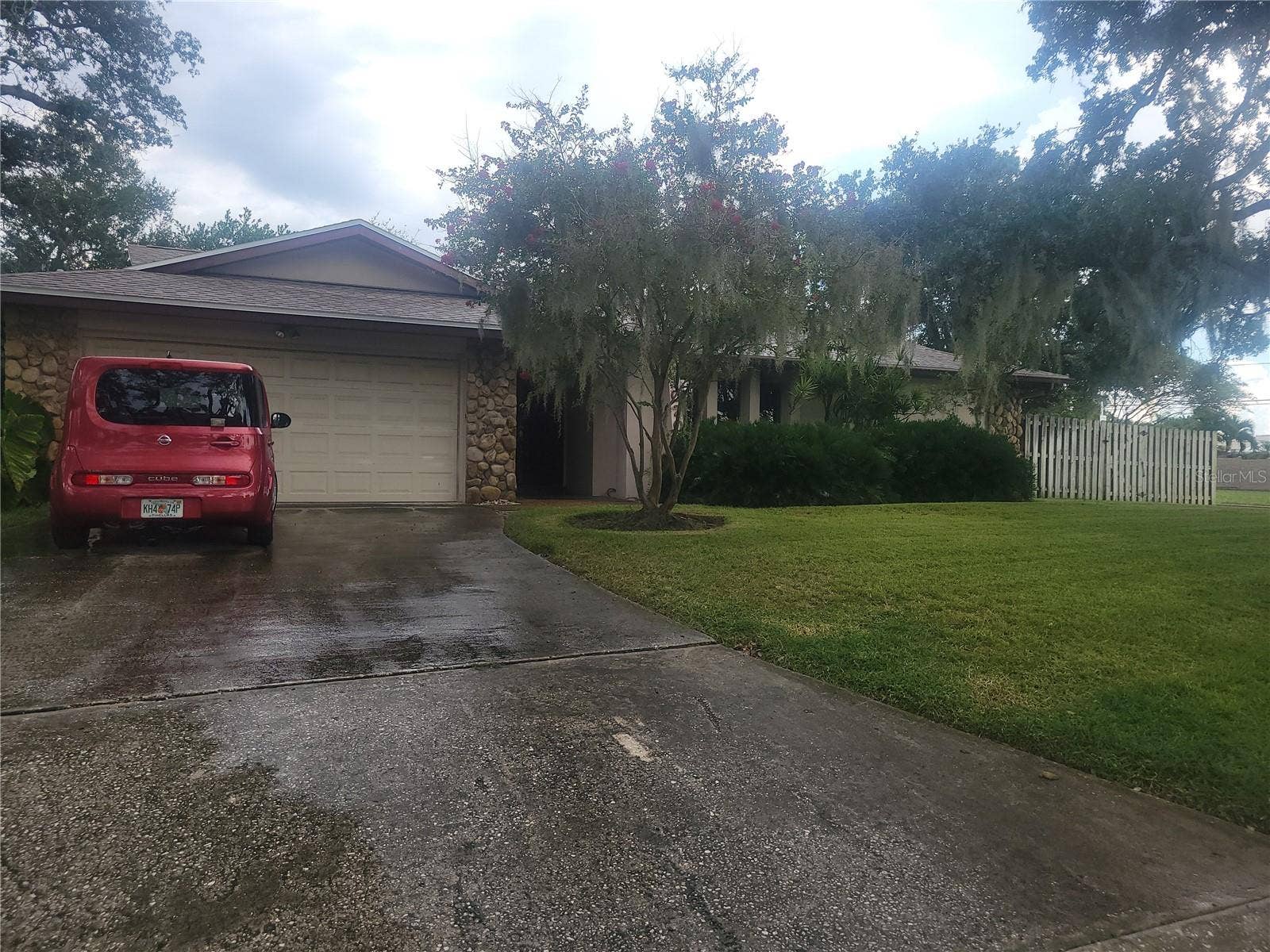10209 BAY HILLS DRIVE, Largo, FL 33774 10209 BAY HILLS DRIVE, Largo, FL 33774
