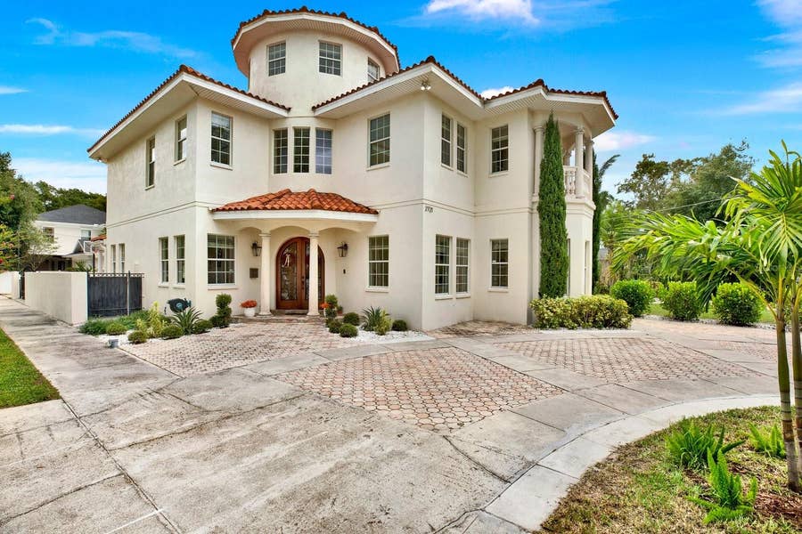 Property photo for 2721 N ROYAL COURT, Tampa, FL