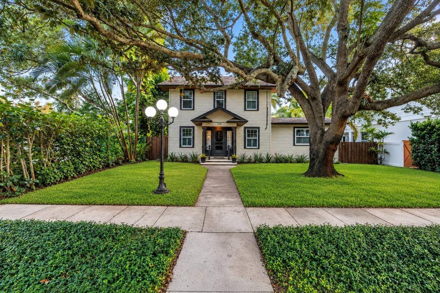 Property photo for 229 18TH AVENUE NE, St Petersburg, FL