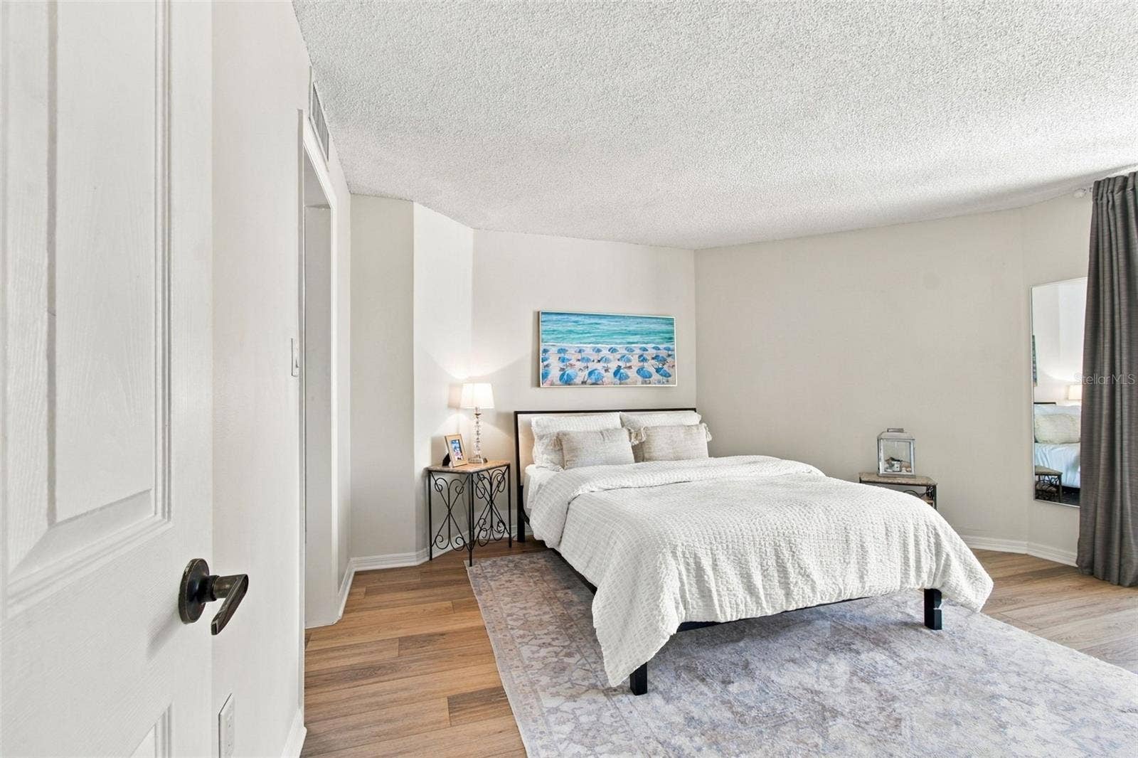 Primary suite