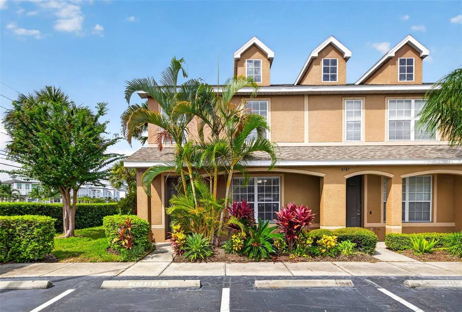 Property photo for 6585 MARLBERRY WAY, Largo, FL