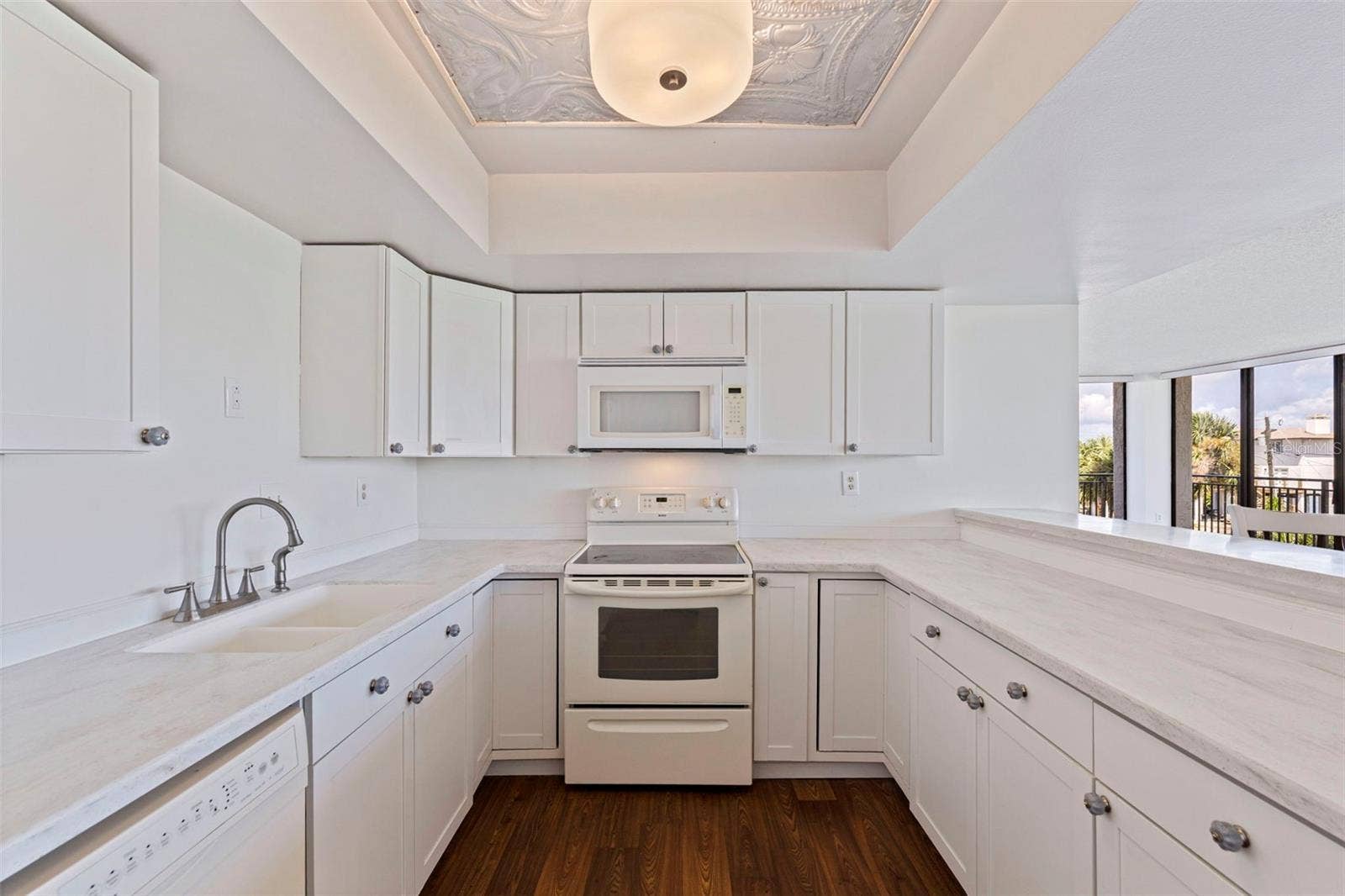 7600 BAYSHORE DRIVE, #208, Treasure Island, FL 33706 7600 BAYSHORE DRIVE, #208, Treasure Island, FL 33706