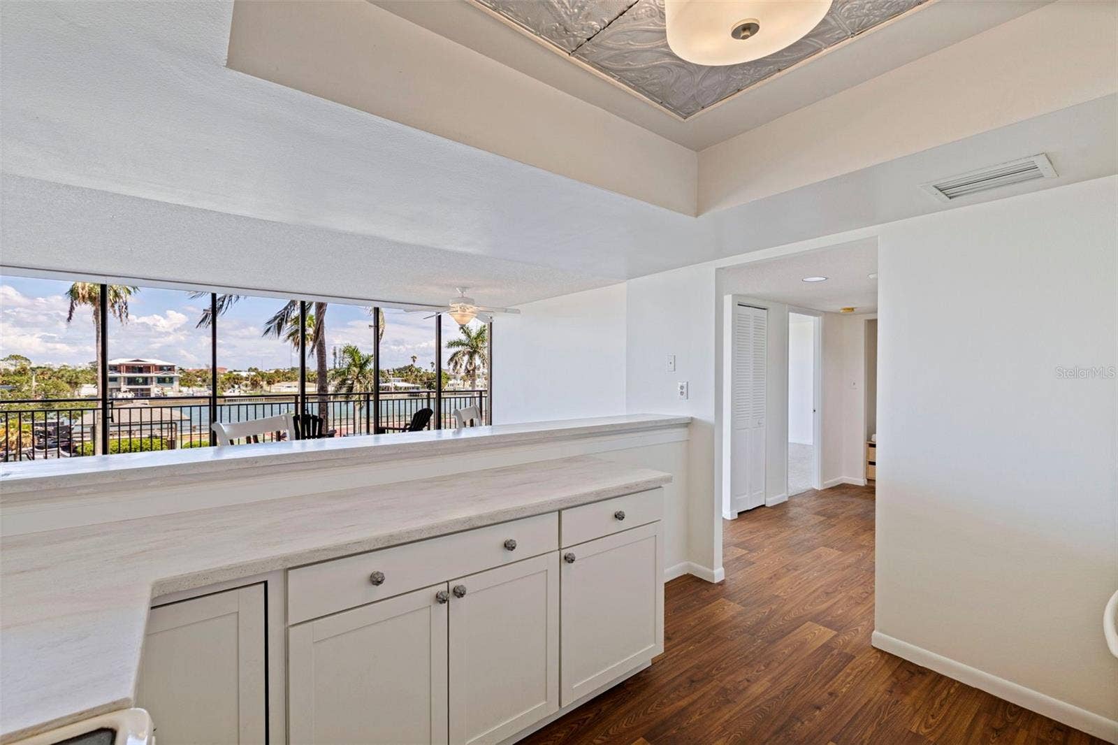 7600 BAYSHORE DRIVE, #208, Treasure Island, FL 33706 7600 BAYSHORE DRIVE, #208, Treasure Island, FL 33706