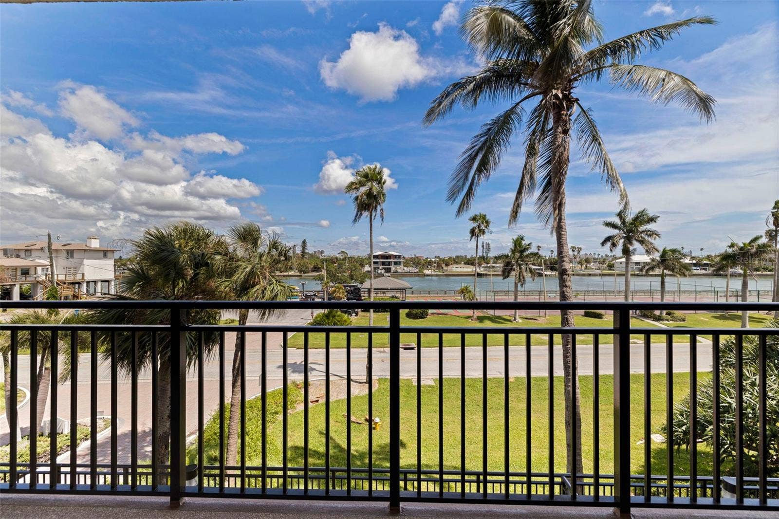 7600 BAYSHORE DRIVE, #208, Treasure Island, FL 33706 7600 BAYSHORE DRIVE, #208, Treasure Island, FL 33706