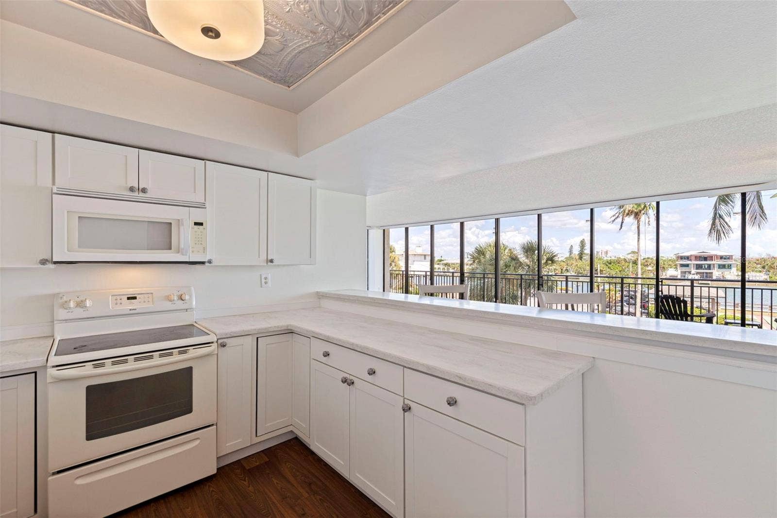 7600 BAYSHORE DRIVE, #208, Treasure Island, FL 33706 7600 BAYSHORE DRIVE, #208, Treasure Island, FL 33706
