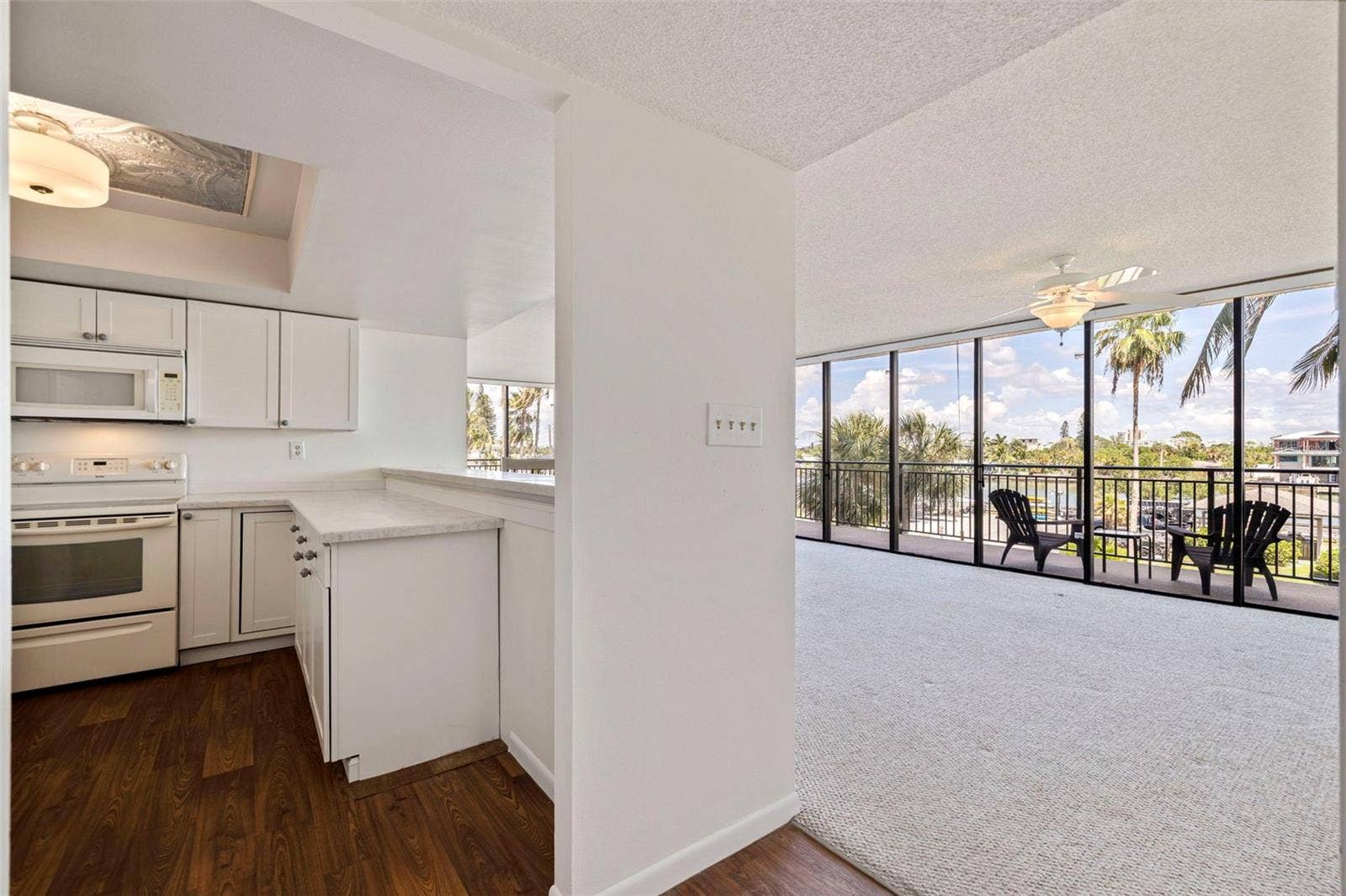7600 BAYSHORE DRIVE, #208, Treasure Island, FL 33706 7600 BAYSHORE DRIVE, #208, Treasure Island, FL 33706