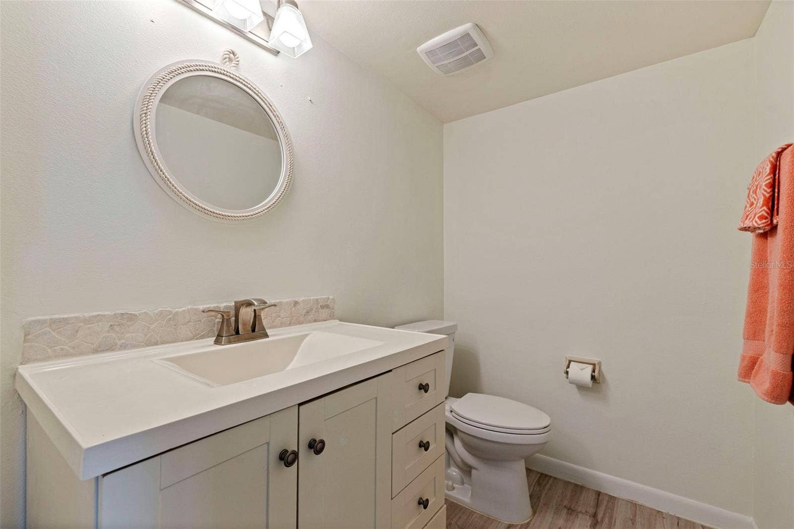7600 BAYSHORE DRIVE, #208, Treasure Island, FL 33706 7600 BAYSHORE DRIVE, #208, Treasure Island, FL 33706