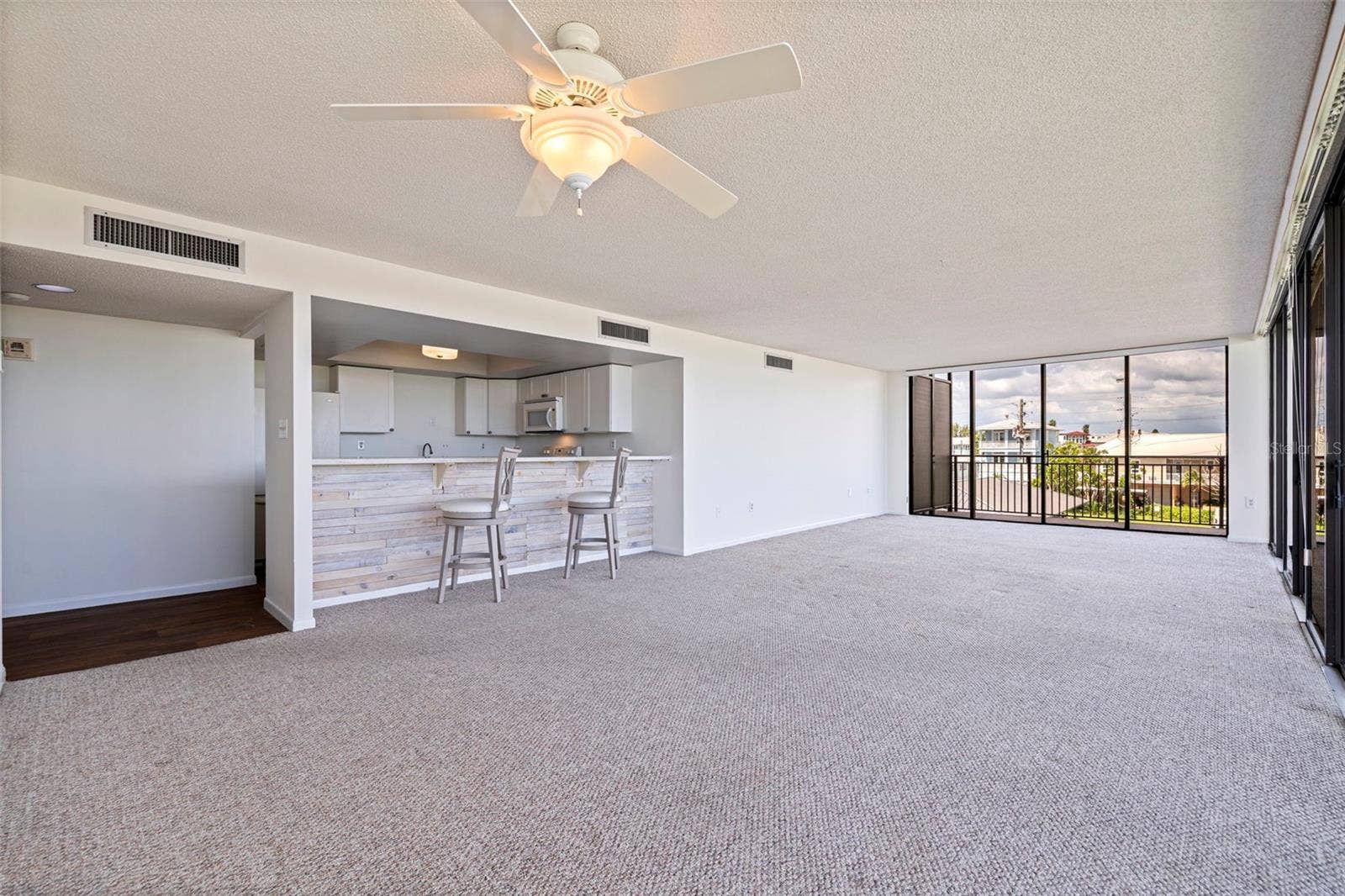 7600 BAYSHORE DRIVE, #208, Treasure Island, FL 33706 7600 BAYSHORE DRIVE, #208, Treasure Island, FL 33706