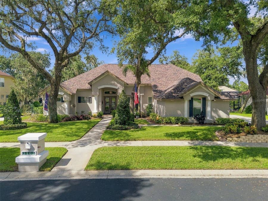 Property photo for 5105 SYLVAN OAKS DRIVE, Valrico, FL