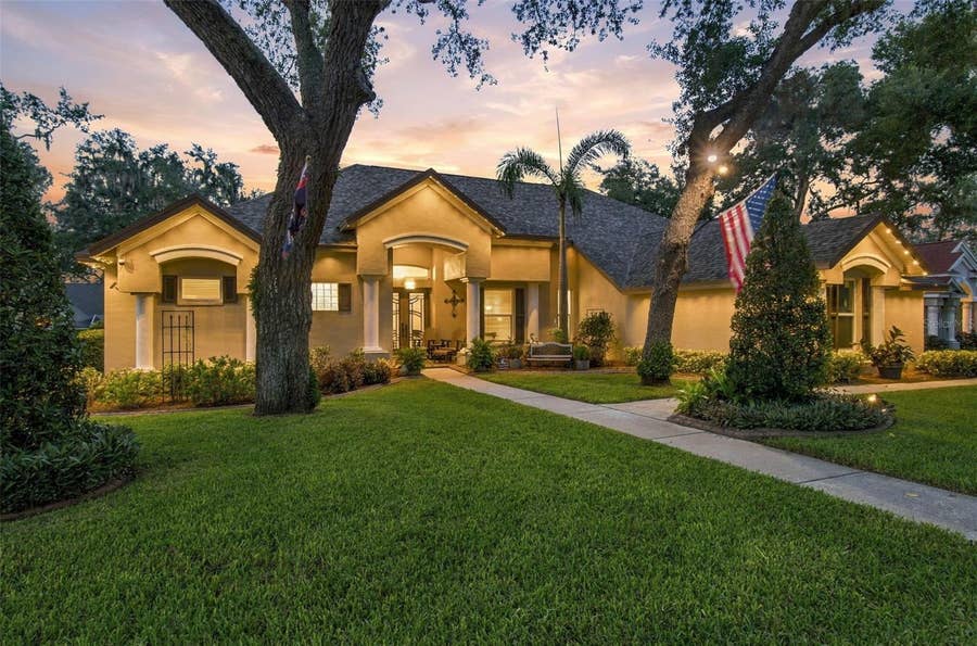 Property photo for 5105 SYLVAN OAKS DRIVE, Valrico, FL