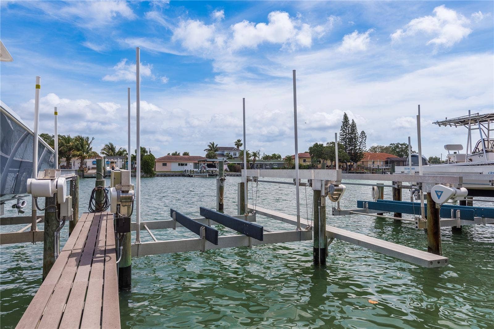 311 ISLAND WAY, #101, Clearwater, FL 33767 Owned 12,000lb Boat Lift