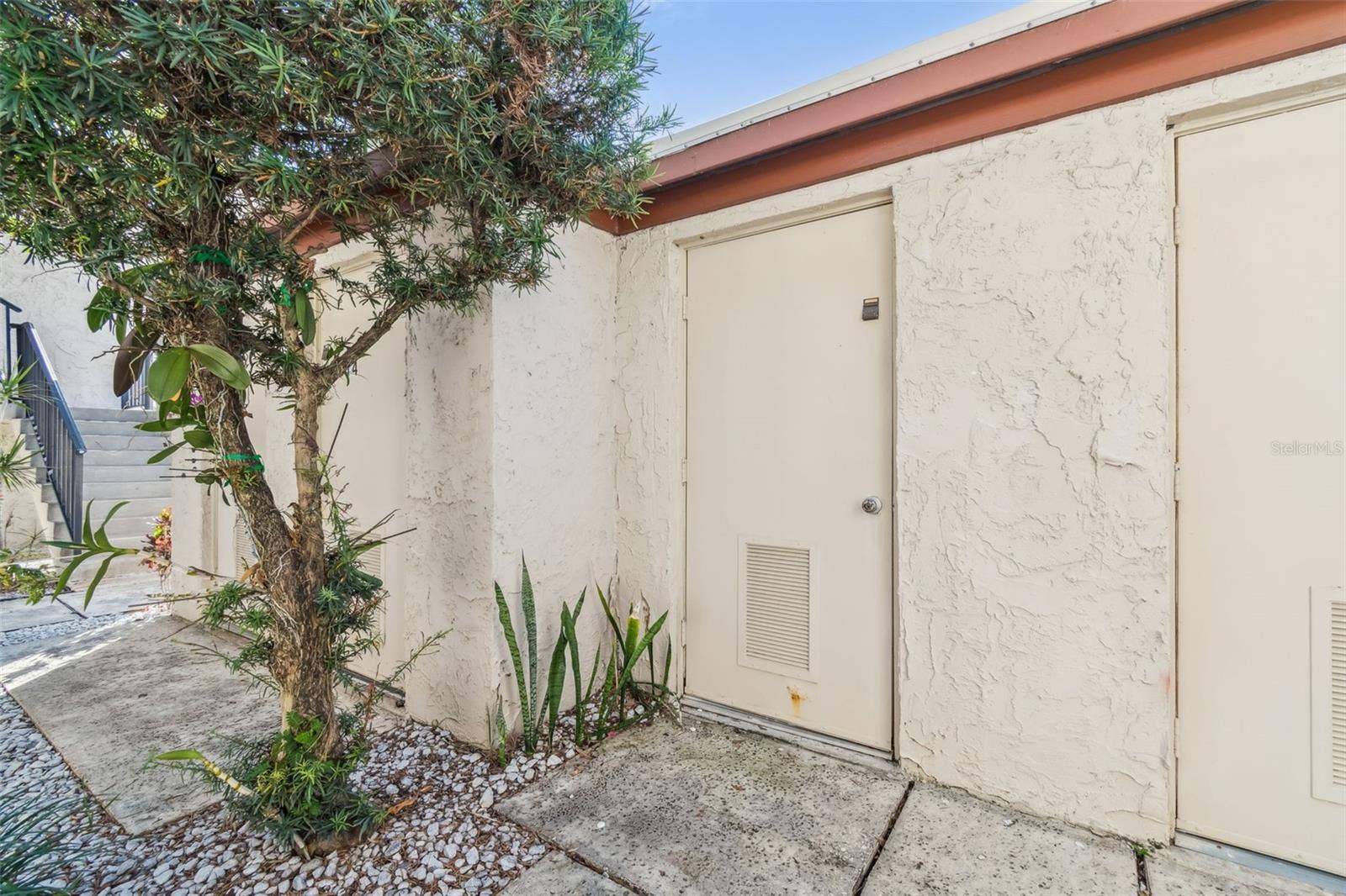 2750 E BAY DRIVE, #12B, Largo, FL 33771 Storagre unit