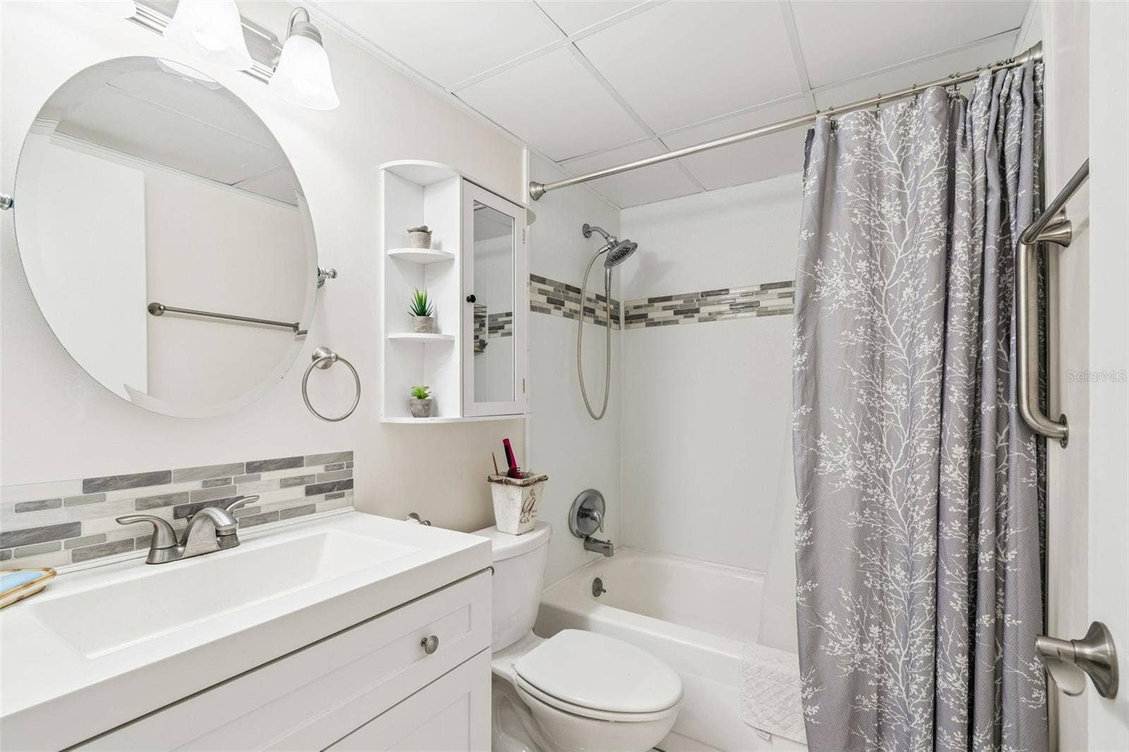 2750 E BAY DRIVE, #12B, Largo, FL 33771 Bathroom