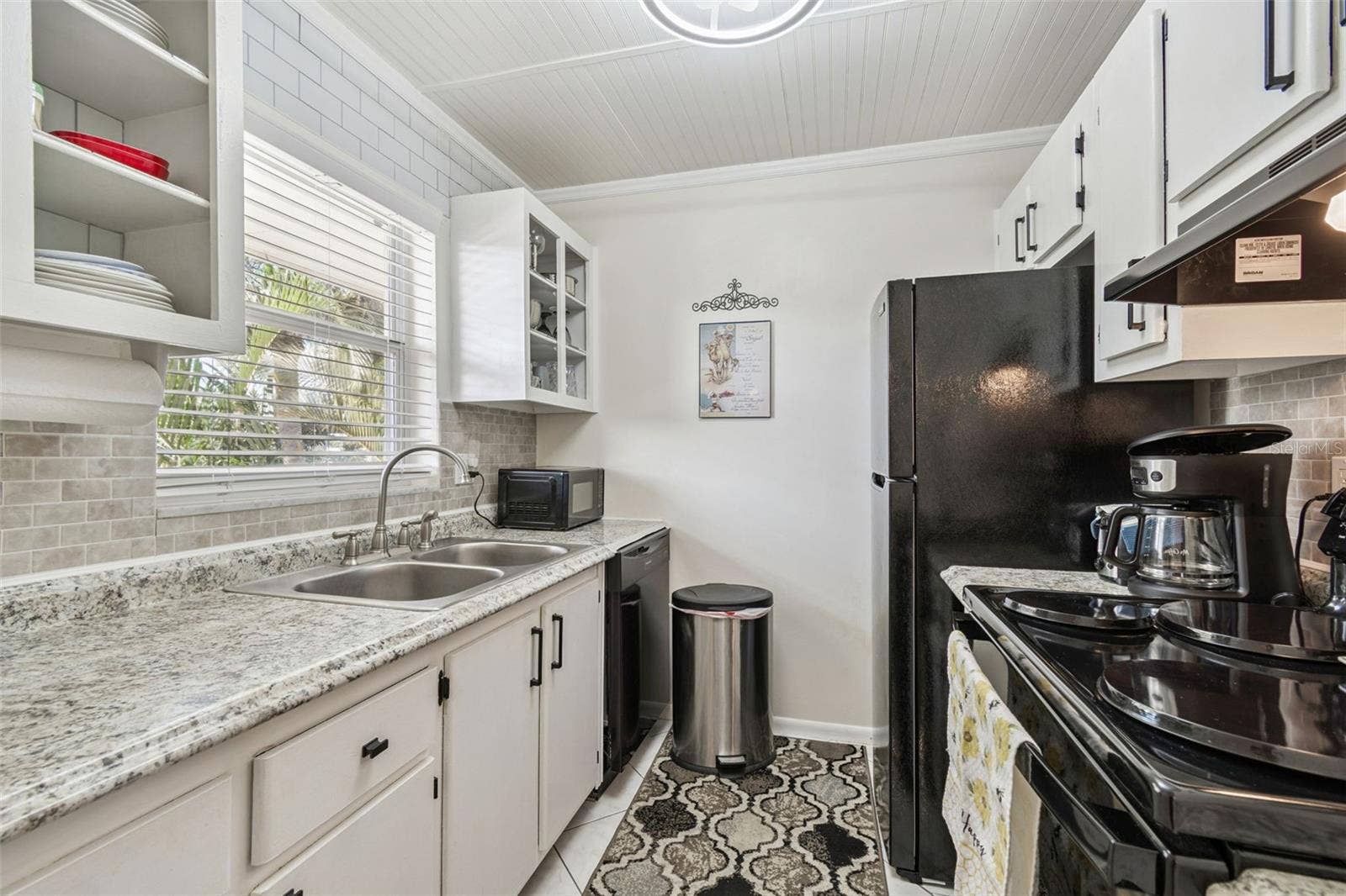 2750 E BAY DRIVE, #12B, Largo, FL 33771 Kitchen