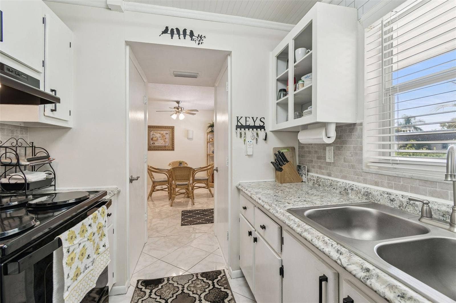 2750 E BAY DRIVE, #12B, Largo, FL 33771 2750 E BAY DRIVE, #12B, Largo, FL 33771