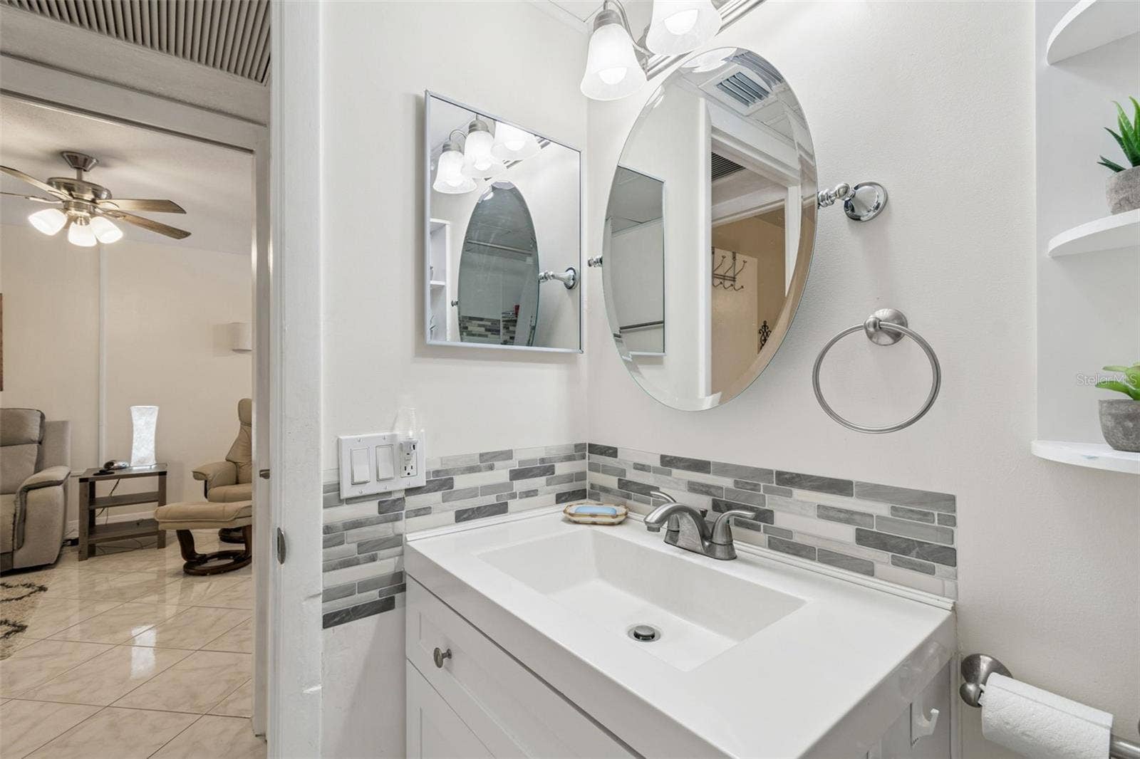 2750 E BAY DRIVE, #12B, Largo, FL 33771 2750 E BAY DRIVE, #12B, Largo, FL 33771