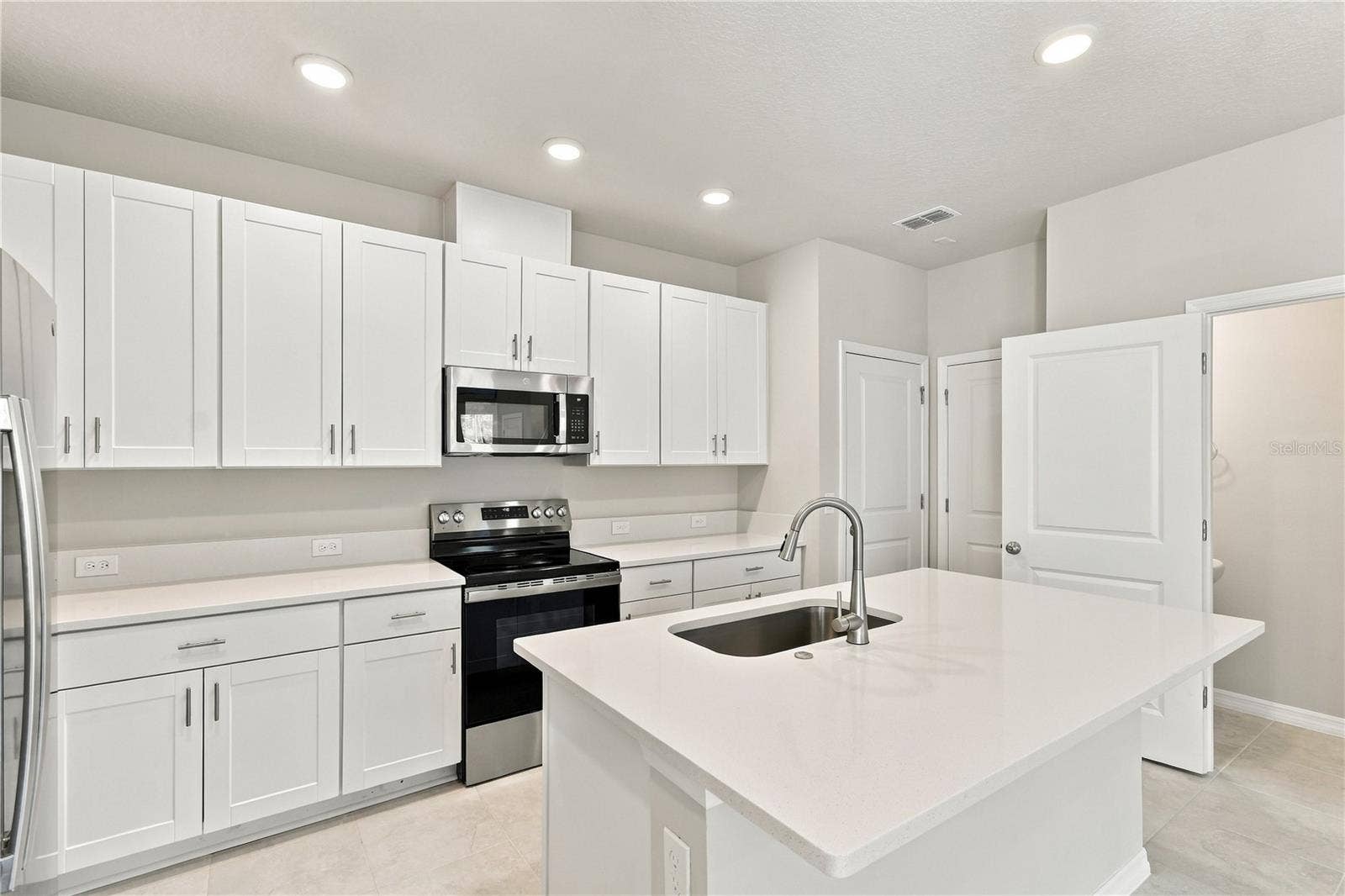 1193 WILD CREST LANE, Daytona Beach, FL 32117 Kitchen