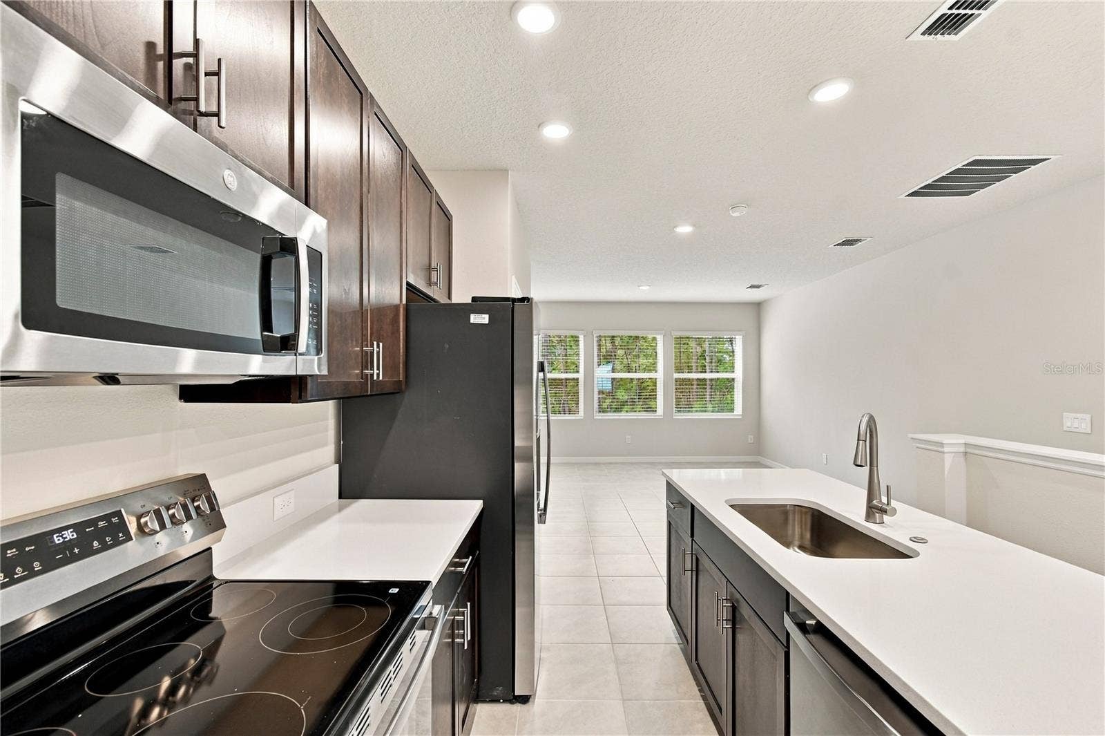 1184 WILD CREST LANE, Daytona Beach, FL 32117 Kitchen