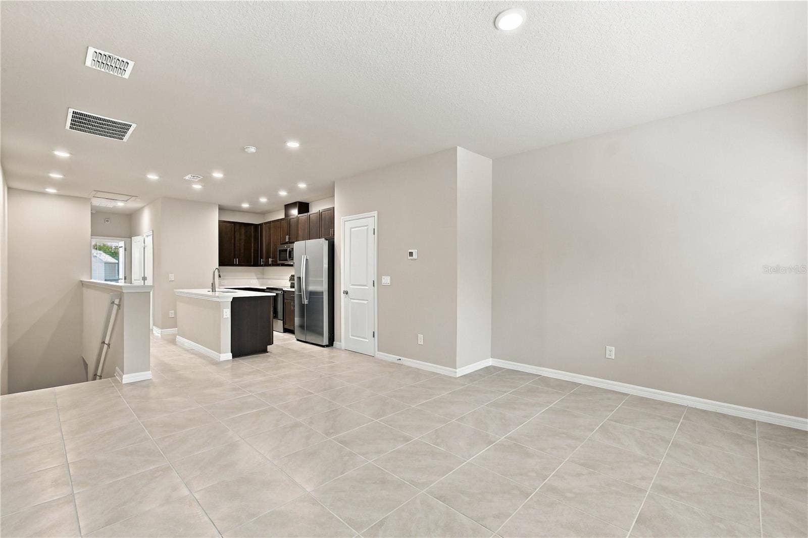 1184 WILD CREST LANE, Daytona Beach, FL 32117 Family Room