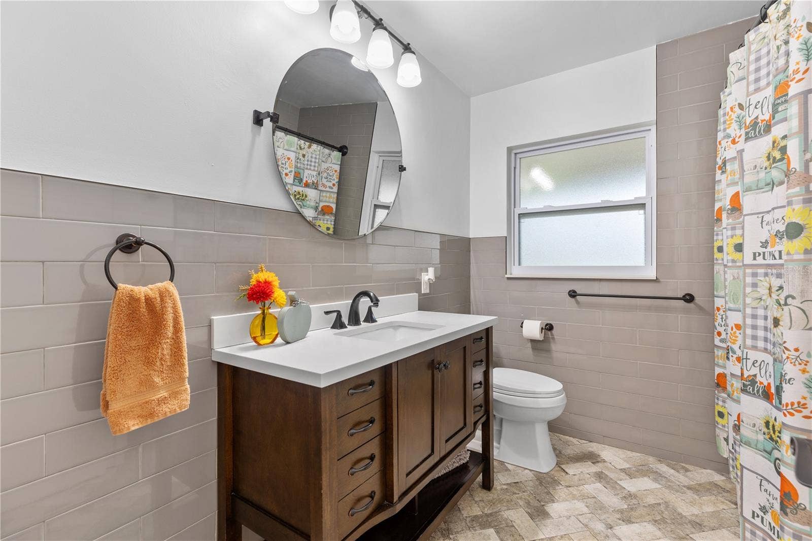 1324 WHITACRE DRIVE, Clearwater, FL 33764 Guest Bath