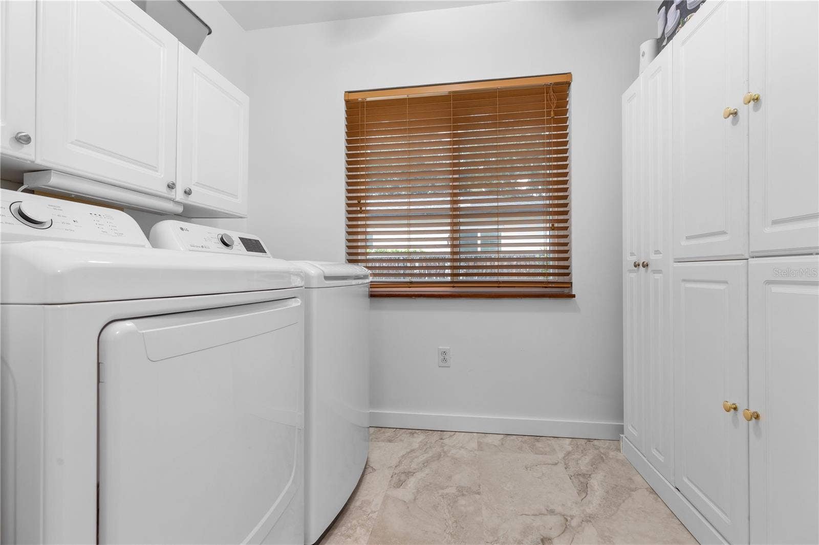 1324 WHITACRE DRIVE, Clearwater, FL 33764 Laundry Room