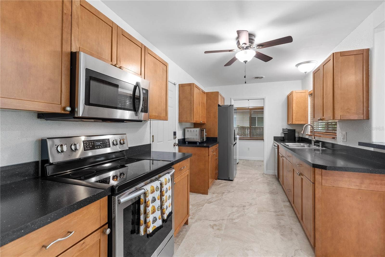 1324 WHITACRE DRIVE, Clearwater, FL 33764 Kitchen
