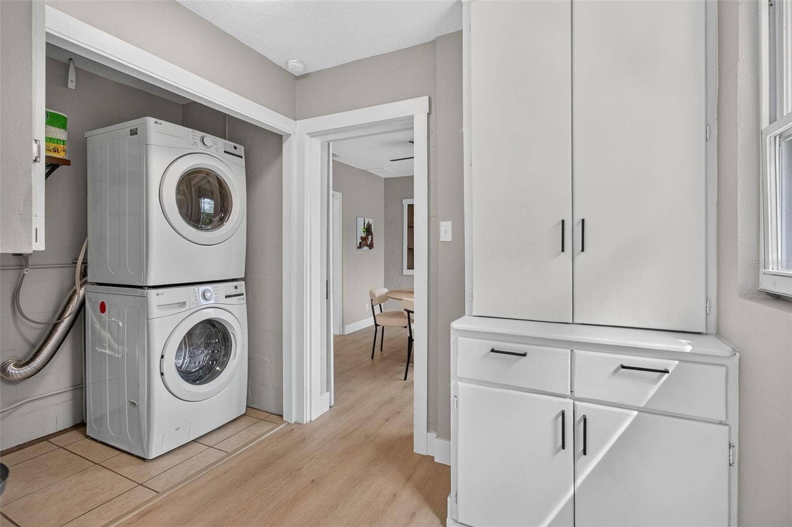 UTILITY/LAUNDRY/MUD ROOM OFF FROM DINING ROOM