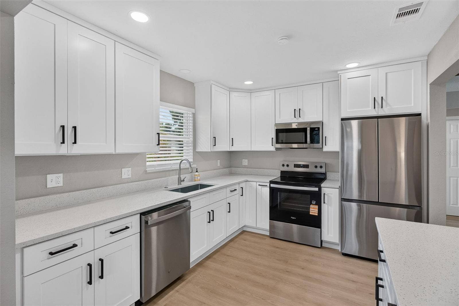 HIGH END APPLIANCES ARE ALL BRAND NEW
