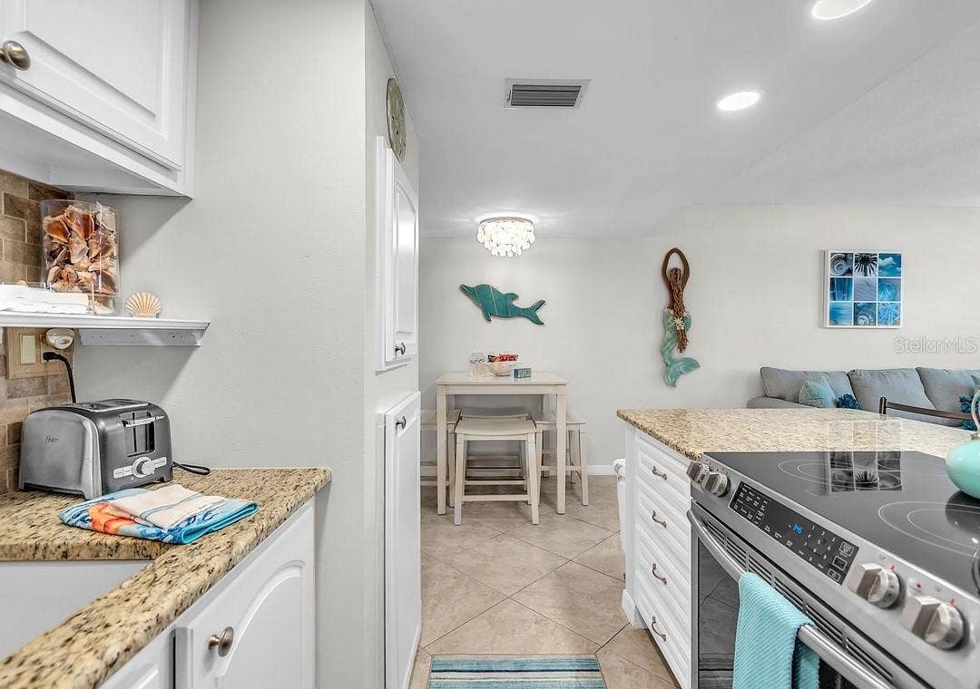 8470 W GULF BOULEVARD, #210, Treasure Island, FL 33706 8470 W GULF BOULEVARD, #210, Treasure Island, FL 33706