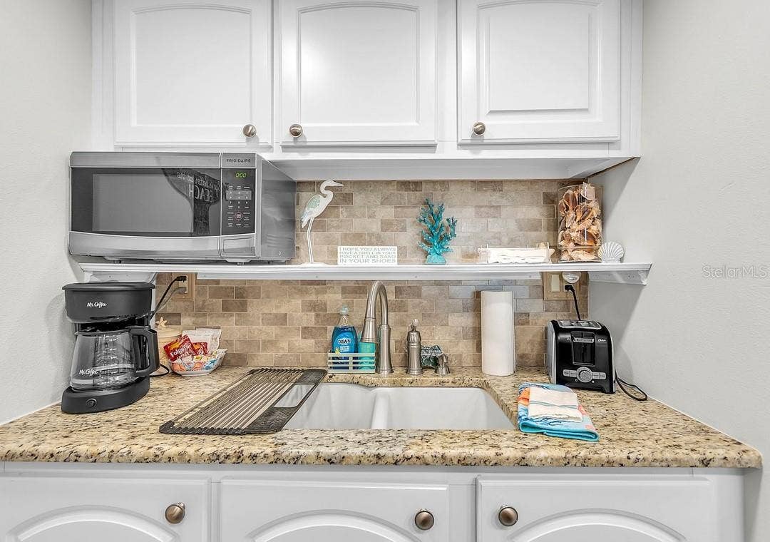 8470 W GULF BOULEVARD, #210, Treasure Island, FL 33706 8470 W GULF BOULEVARD, #210, Treasure Island, FL 33706