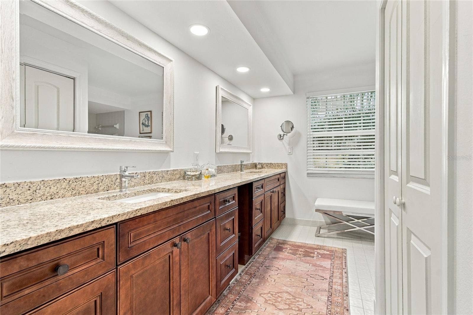 Double Vanity Bath