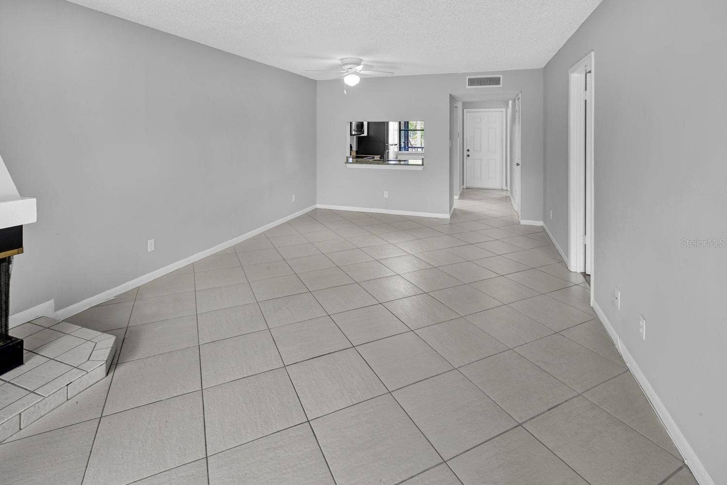 living / dining area