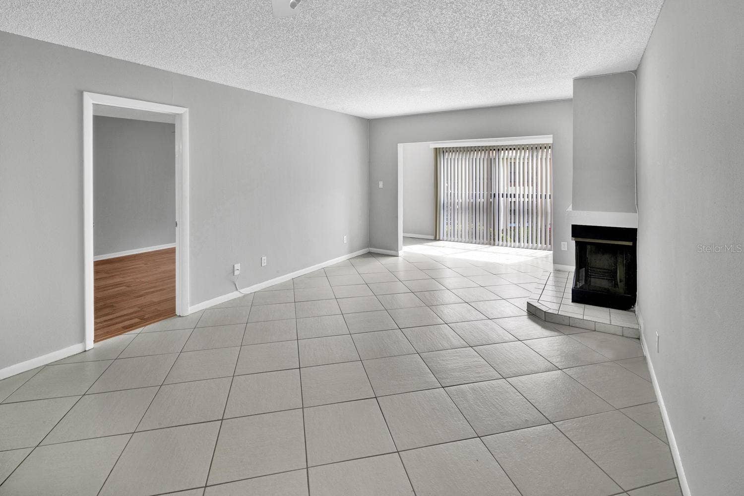 living / dining area