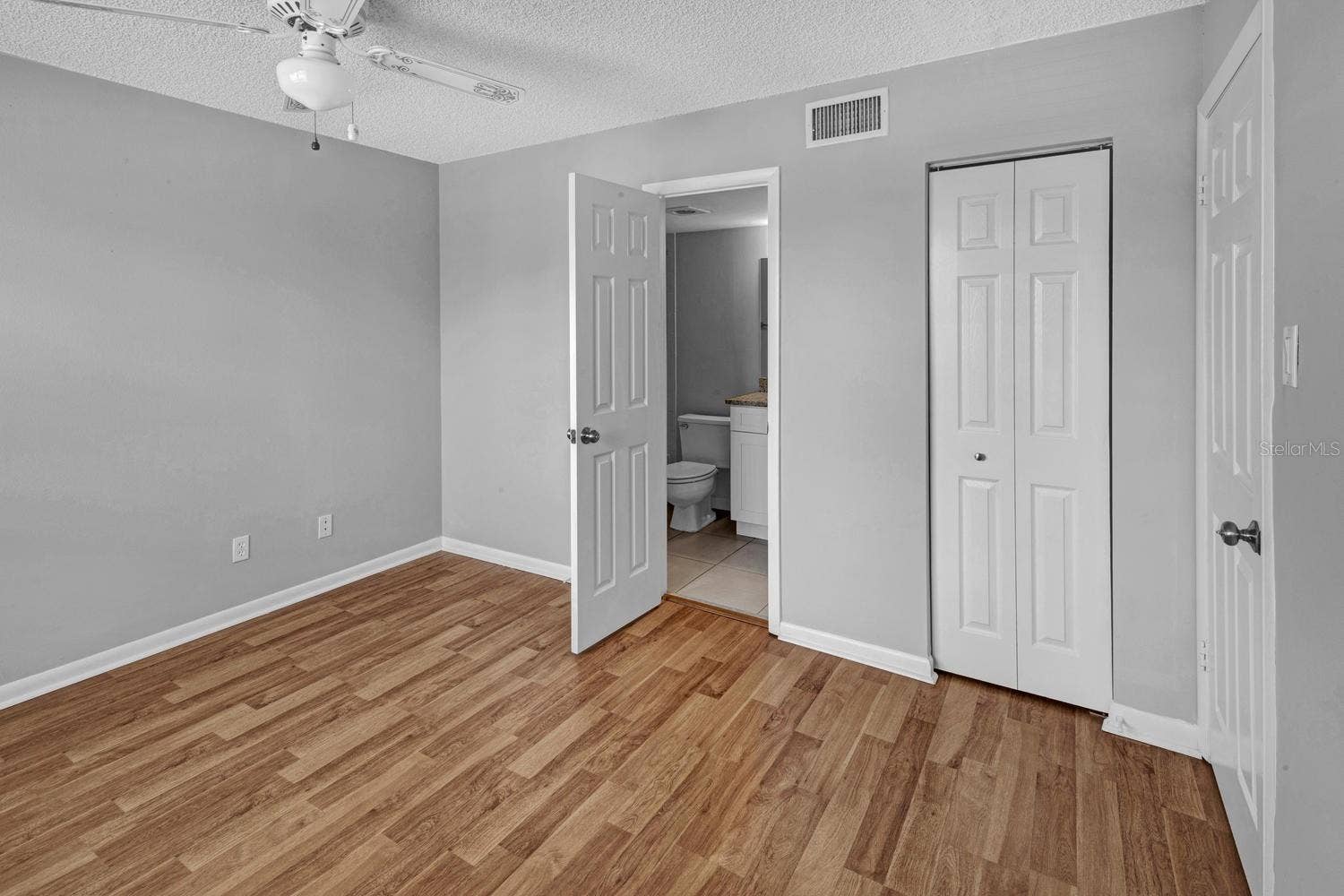 guest bedroom with en suite bathroom
