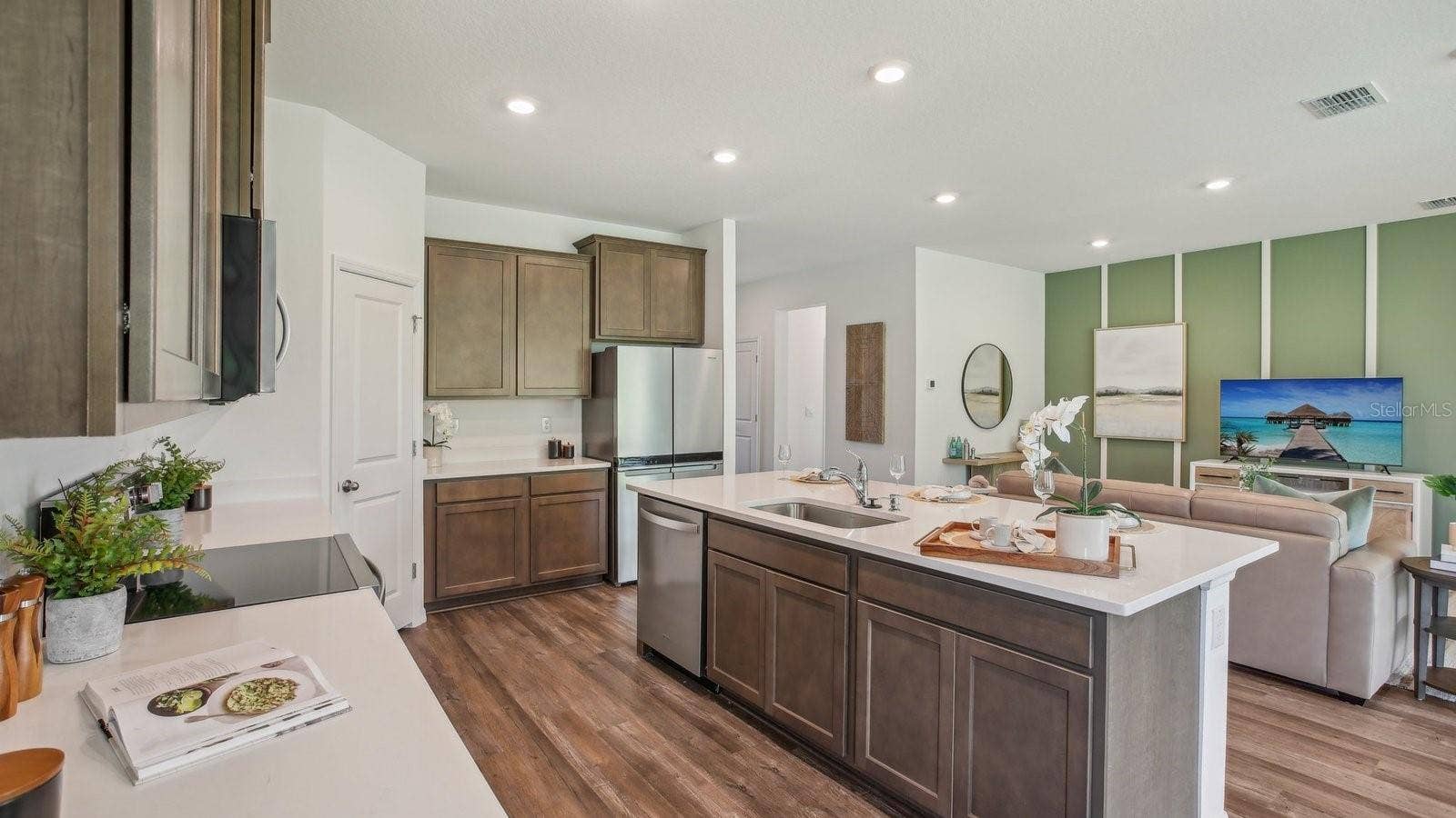32527 DULUTH DRIVE, Wesley Chapel, FL 33543 32527 DULUTH DRIVE, Wesley Chapel, FL 33543