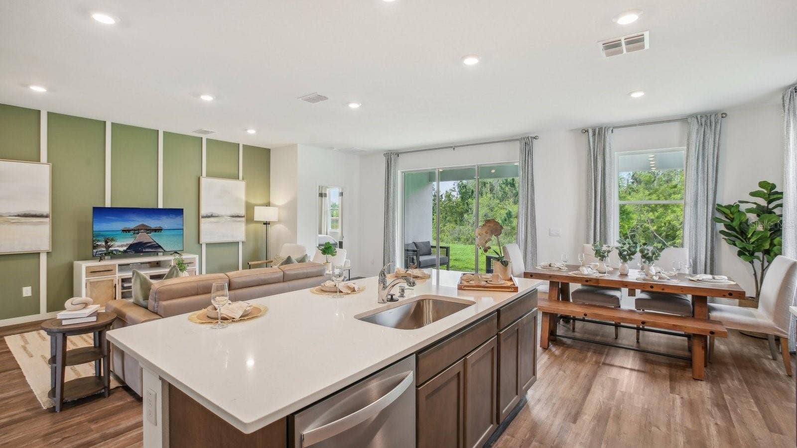 32527 DULUTH DRIVE, Wesley Chapel, FL 33543 32527 DULUTH DRIVE, Wesley Chapel, FL 33543