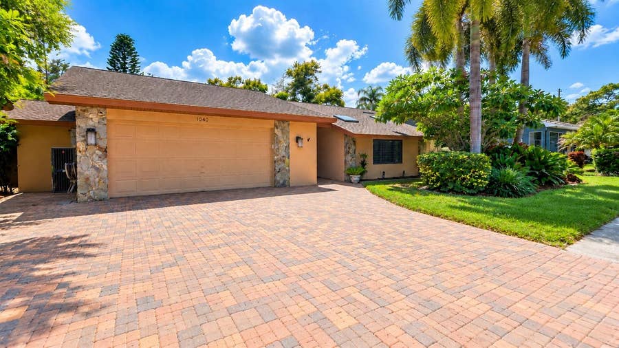 Property photo for 1040 ROSETREE LN, Tarpon Springs, FL