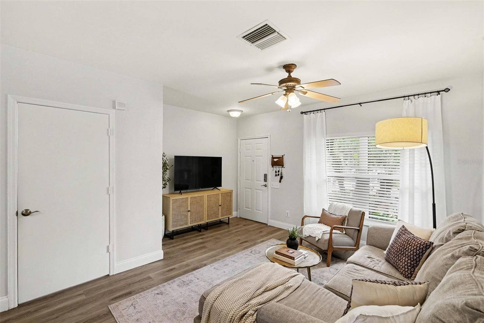 6137 BAYSIDE KEY DRIVE, Tampa, FL 33615 6137 BAYSIDE KEY DRIVE, Tampa, FL 33615