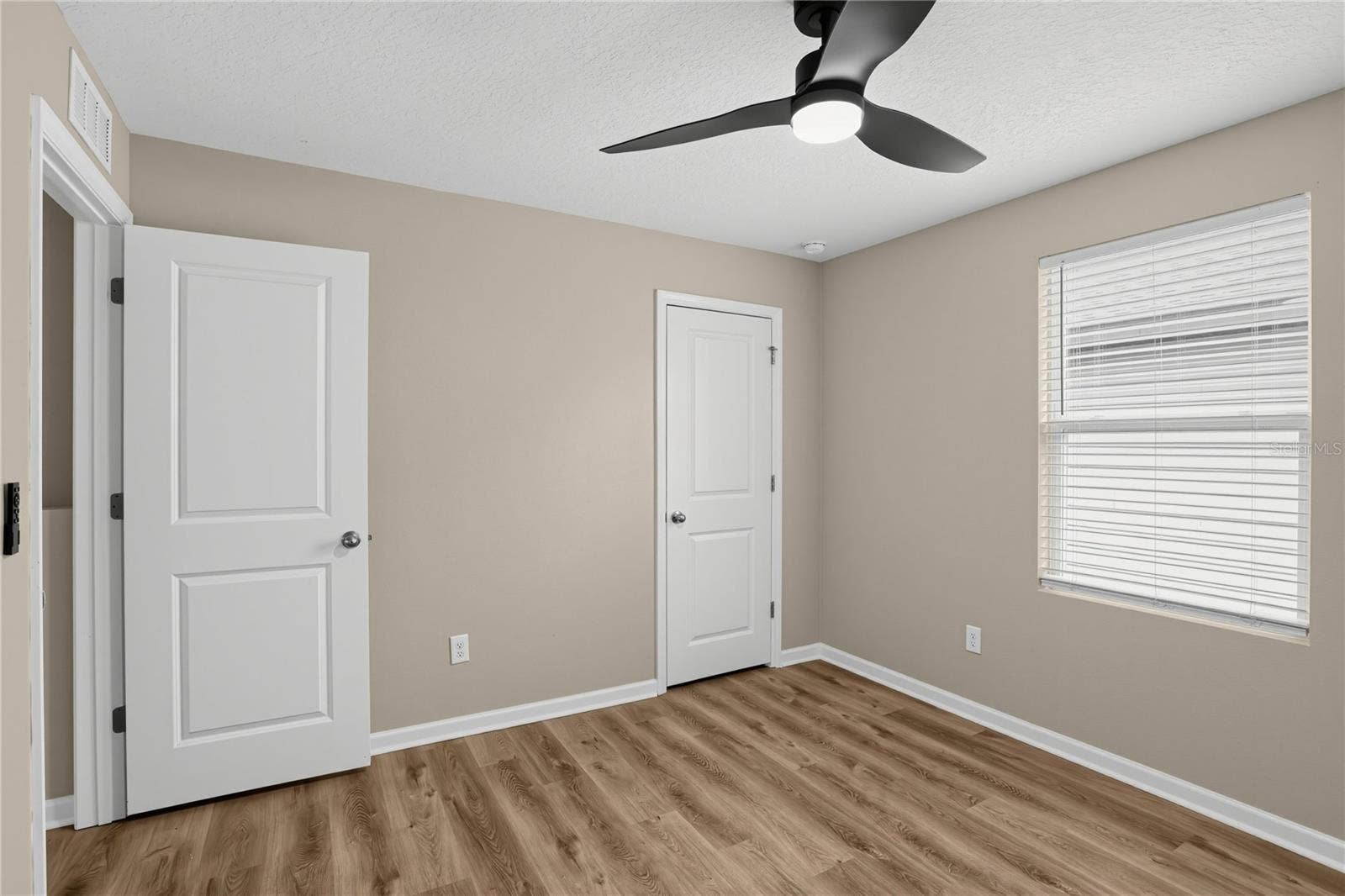 1033 CADES COVE WAY, Deland, FL 32720 1033 CADES COVE WAY, Deland, FL 32720