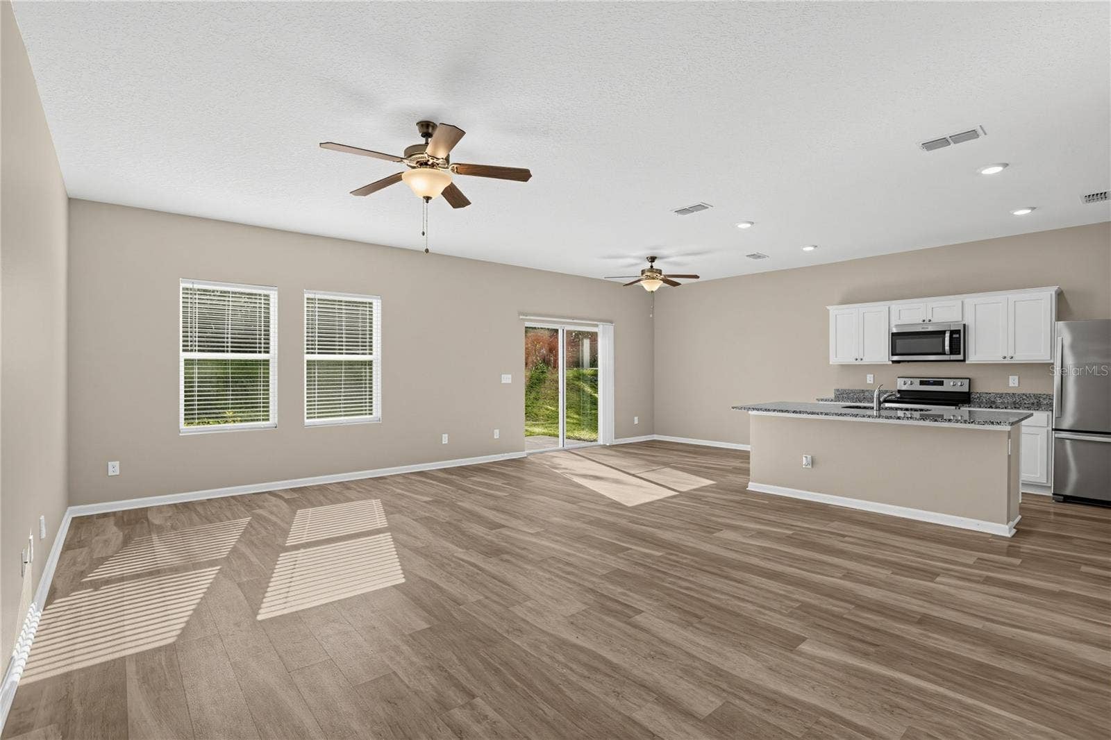 1033 CADES COVE WAY, Deland, FL 32720 1033 CADES COVE WAY, Deland, FL 32720