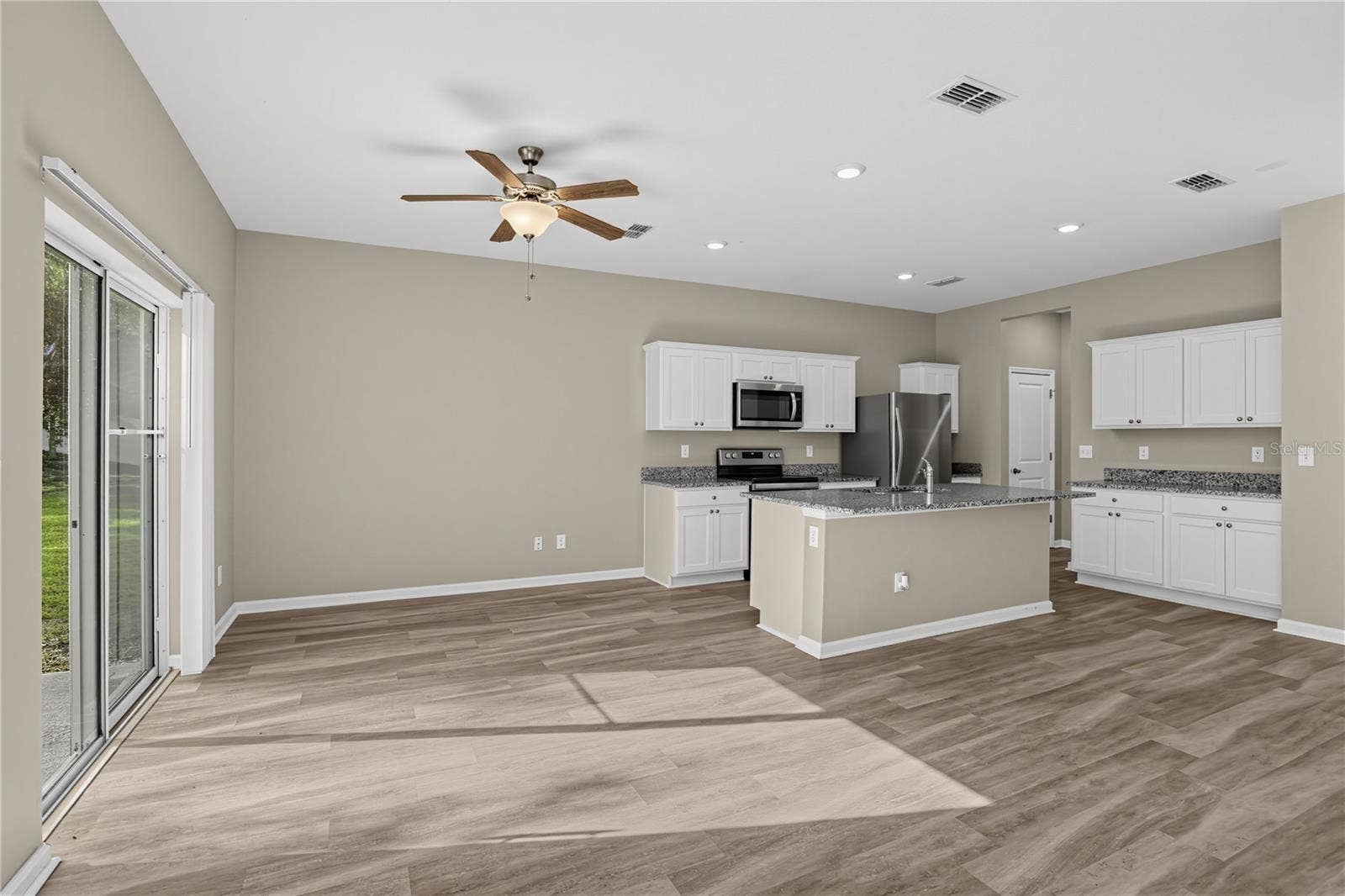 1033 CADES COVE WAY, Deland, FL 32720 1033 CADES COVE WAY, Deland, FL 32720