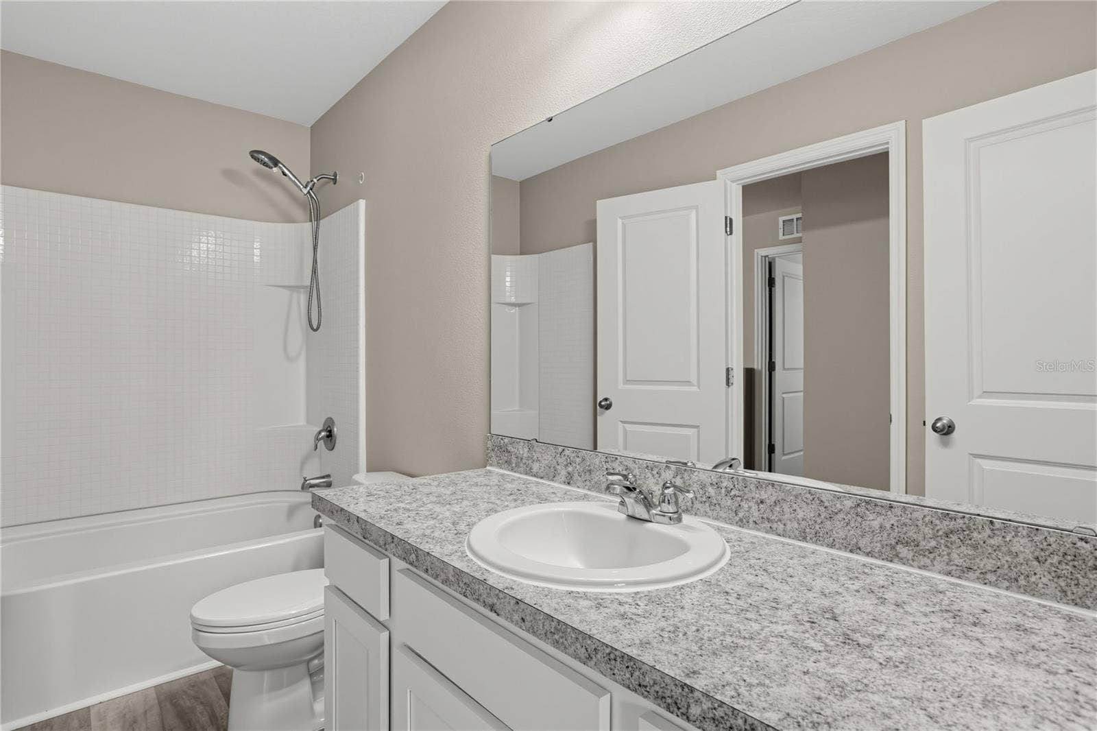 1033 CADES COVE WAY, Deland, FL 32720 1033 CADES COVE WAY, Deland, FL 32720